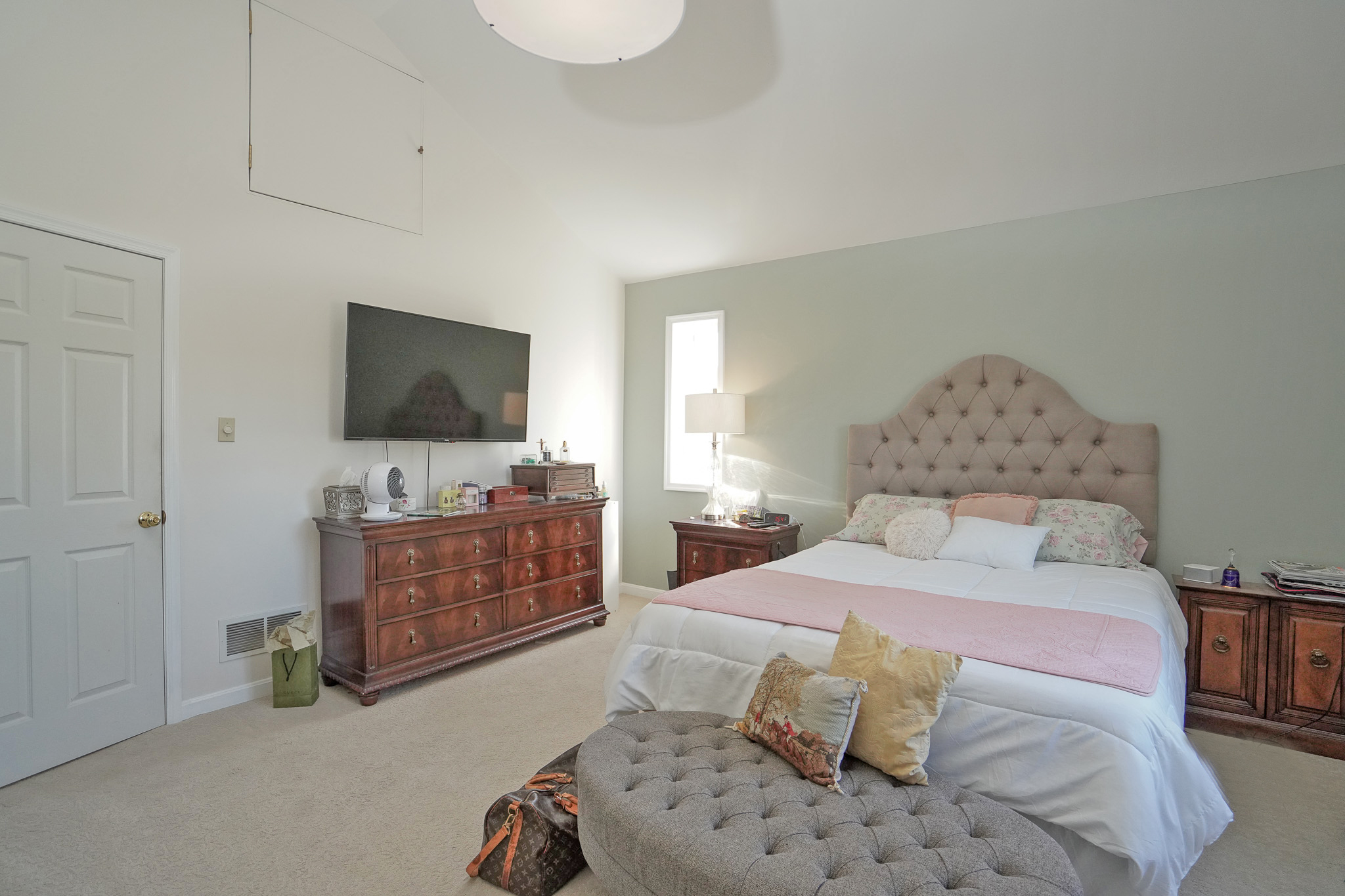 Tamaqua, Pennsylvania, 18252, United States, 4 Bedrooms Bedrooms, ,3 BathroomsBathrooms,Residential,For Sale,1980068