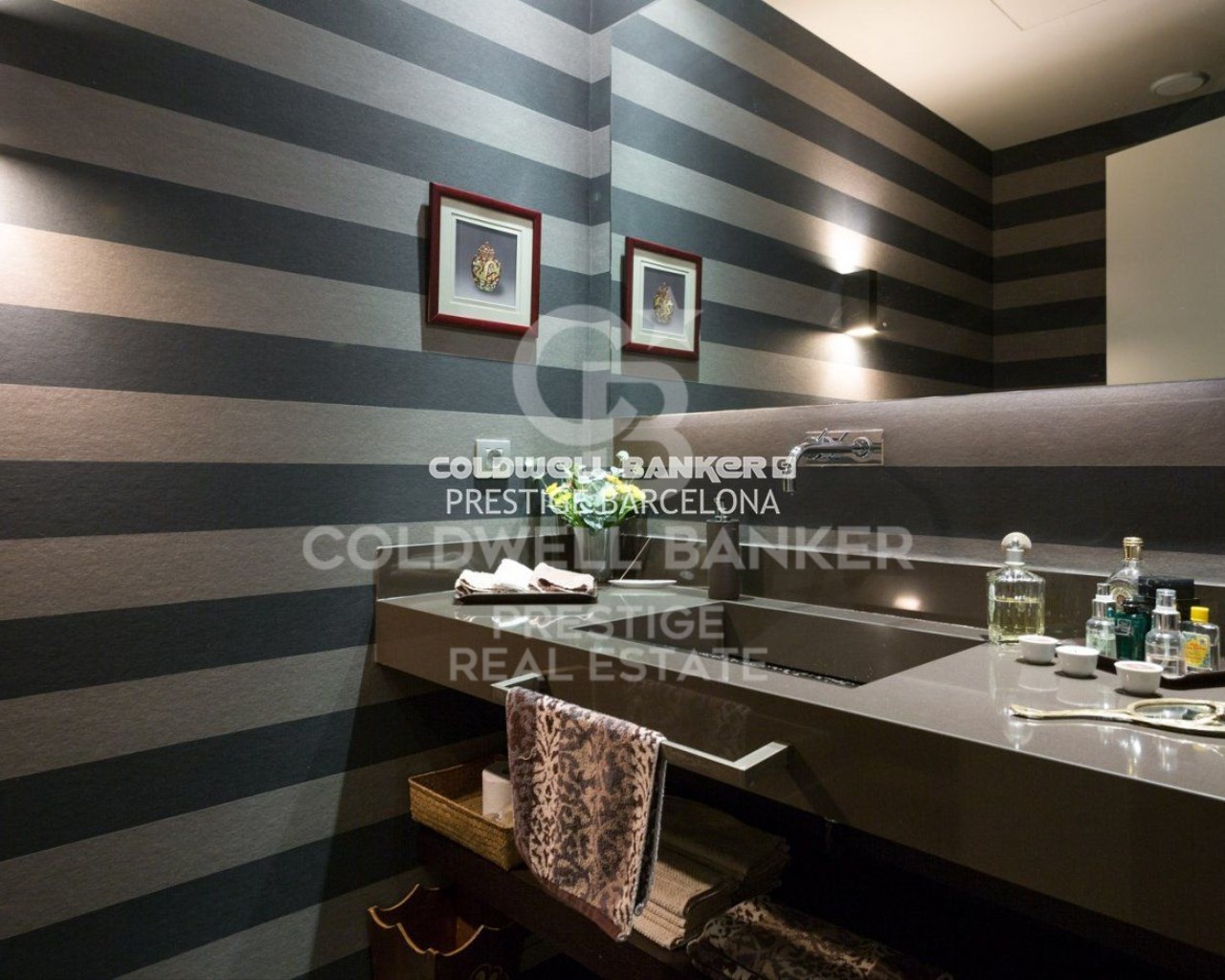 Barcelona, Catalonia, ES, 5 Bedrooms Bedrooms, ,3 BathroomsBathrooms,Residential,For Sale,1613109