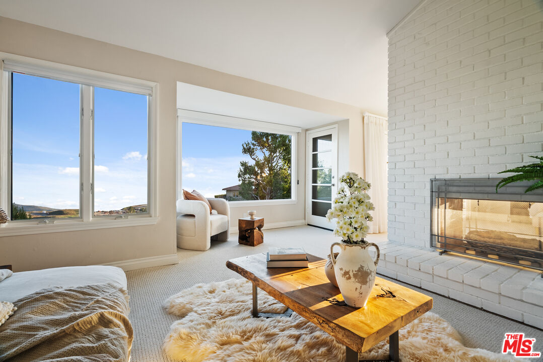 Malibu, California, 90265, United States, 4 Bedrooms Bedrooms, ,3 BathroomsBathrooms,Residential,For Sale,2001973