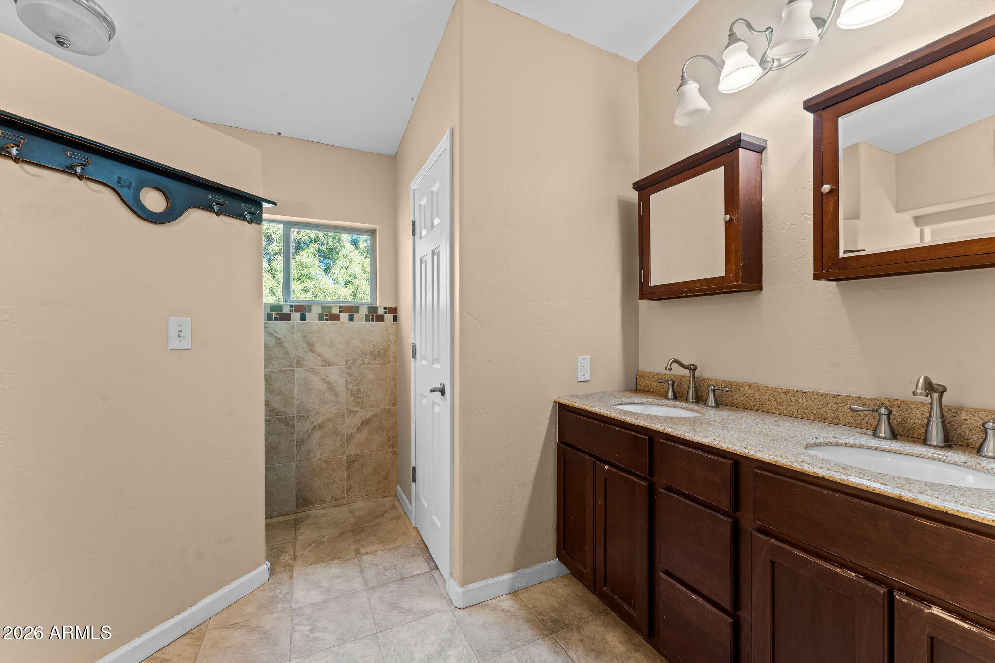 Wickenburg, Arizona, 85390, United States, 5 Bedrooms Bedrooms, ,4 BathroomsBathrooms,Residential,For Sale,2014013