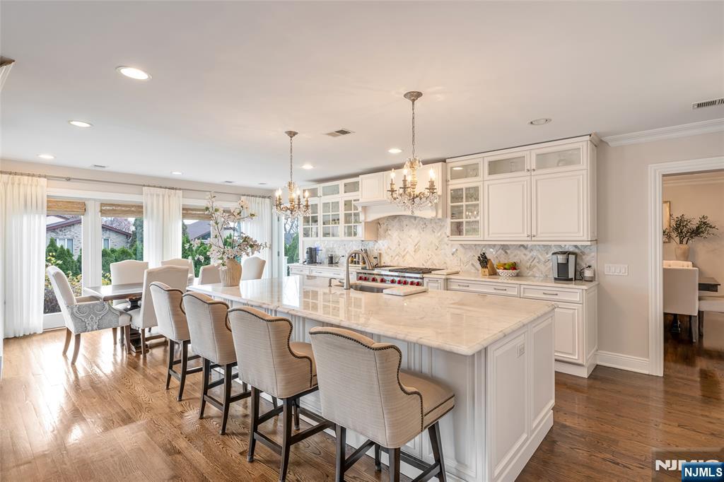 Cliffside Park, New Jersey, 07010, United States, 4 Bedrooms Bedrooms, ,5 BathroomsBathrooms,Residential,For Sale,1998497