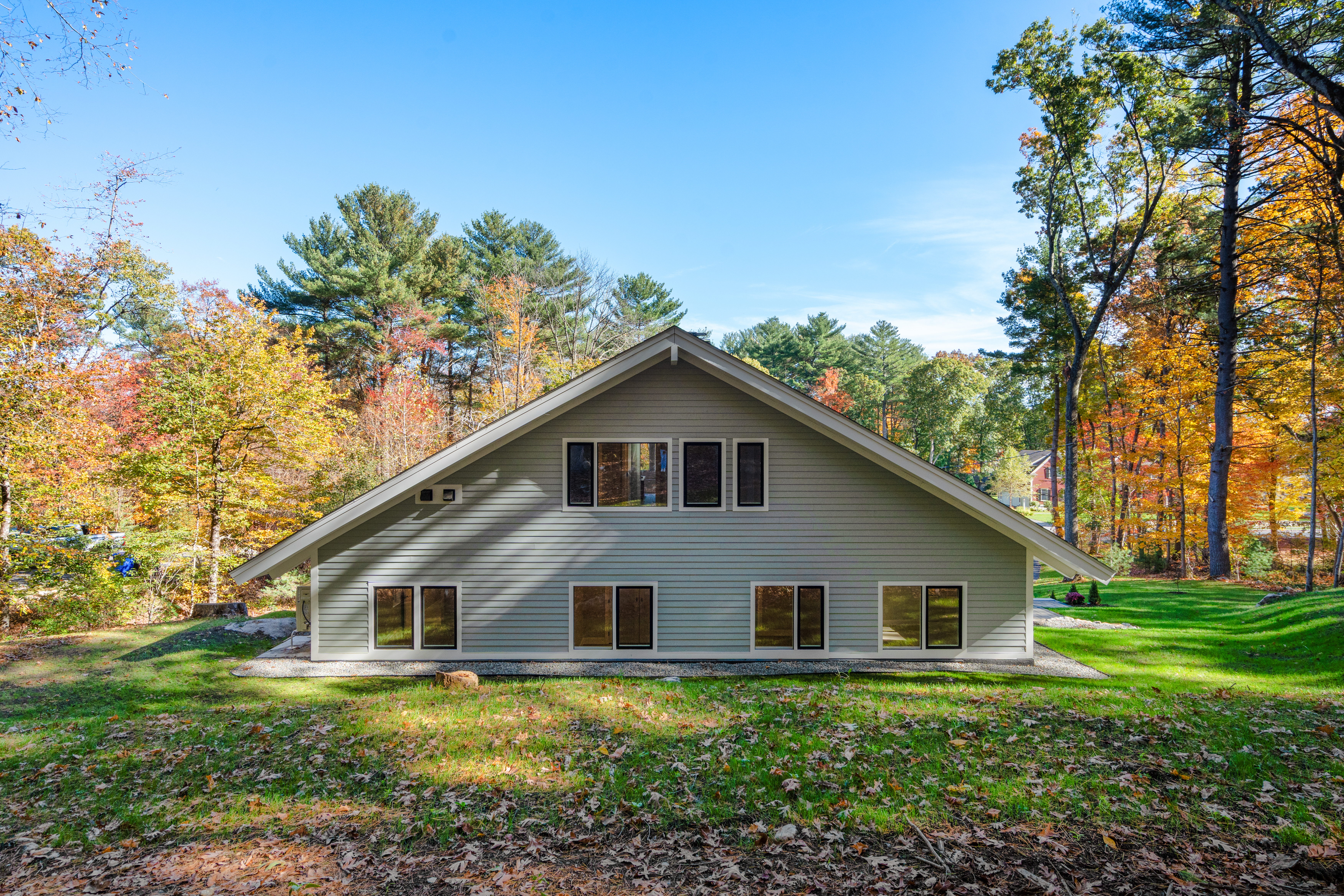  8 Irene Road, Bedford, MA, 01730 - 物件實景