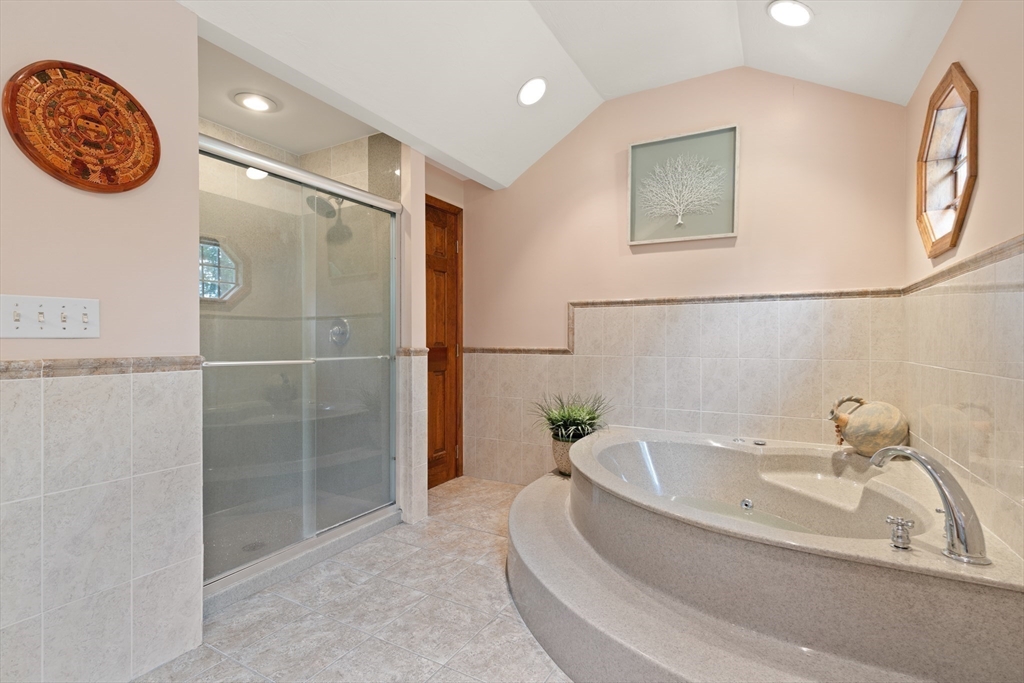 Easton, Massachusetts, 02356, United States, 4 Bedrooms Bedrooms, ,2 BathroomsBathrooms,Residential,For Sale,1896816