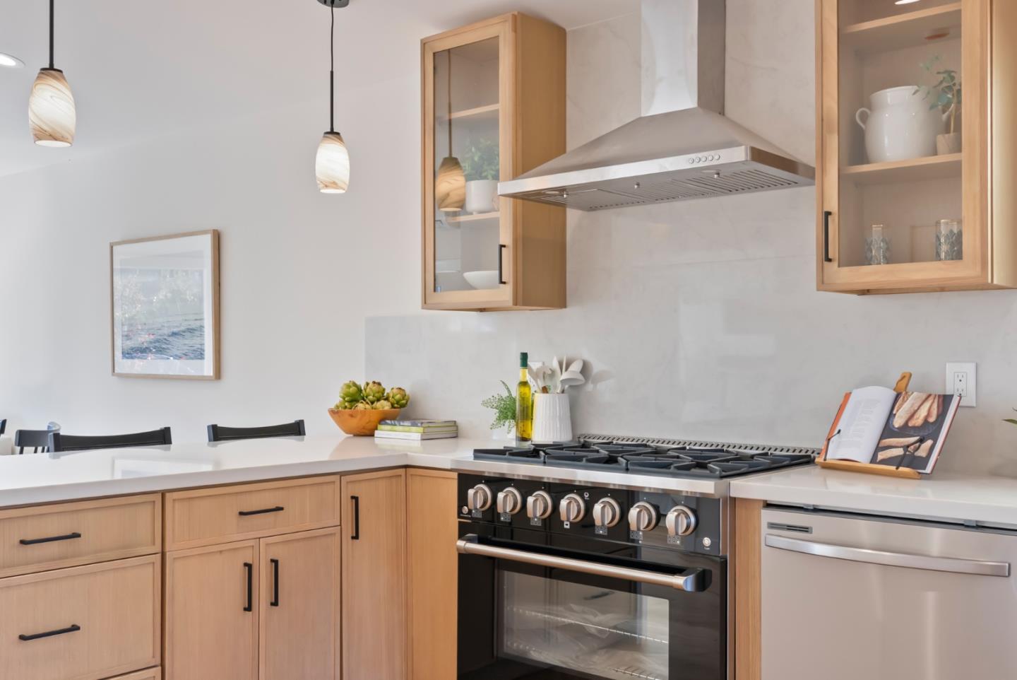 Capitola, California, 95010, United States, 2 Bedrooms Bedrooms, ,1 BathroomBathrooms,Residential,For Sale,1986205