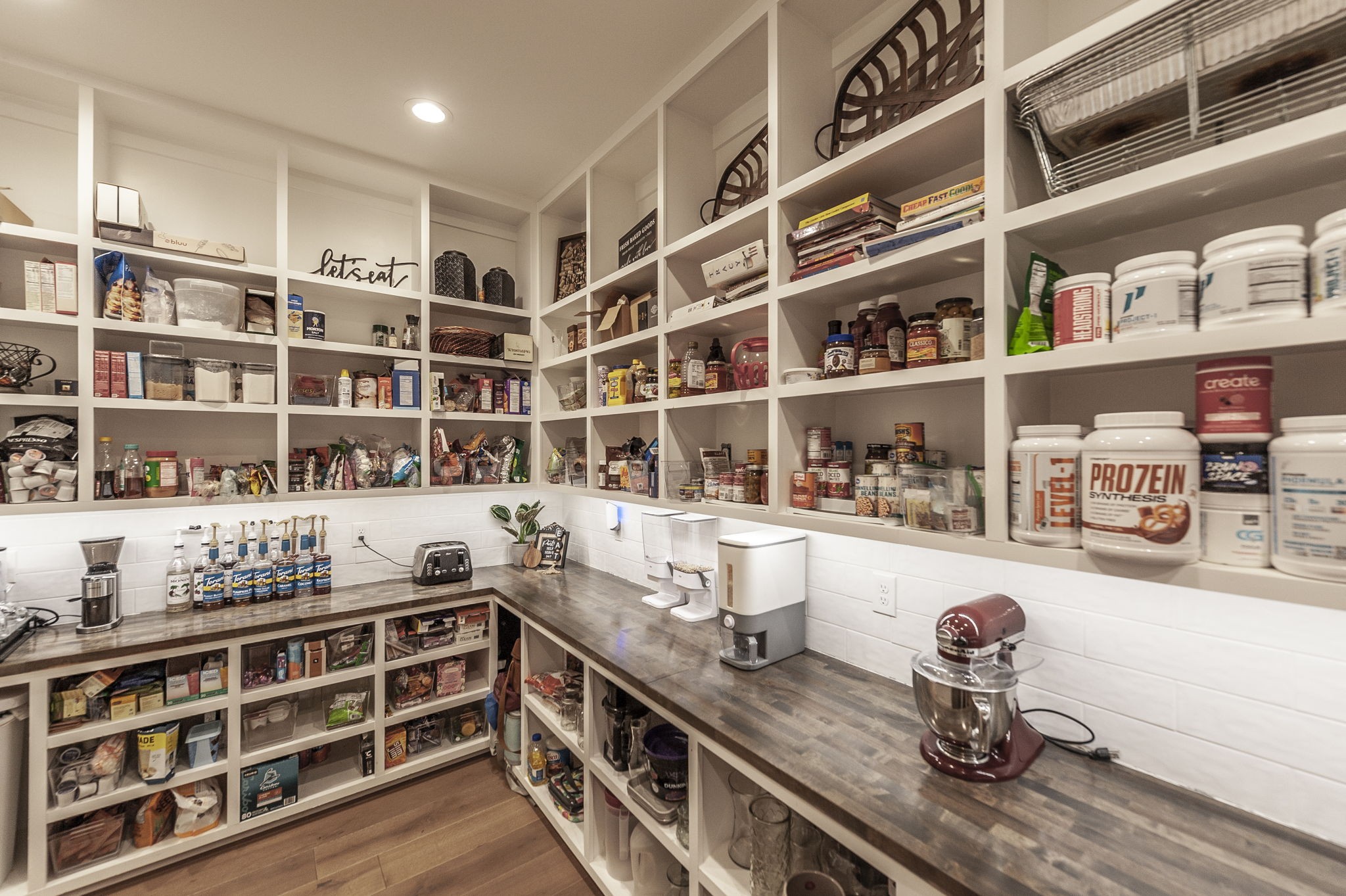 Goodlettsville, Tennessee, 37072, United States, 4 Bedrooms Bedrooms, ,6 BathroomsBathrooms,Residential,For Sale,1996833