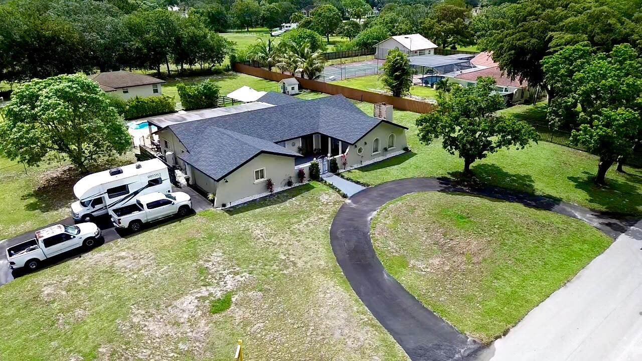 Davie, Florida, 33328, United States, 7 Bedrooms Bedrooms, ,5 BathroomsBathrooms,Residential,For Sale,2039860