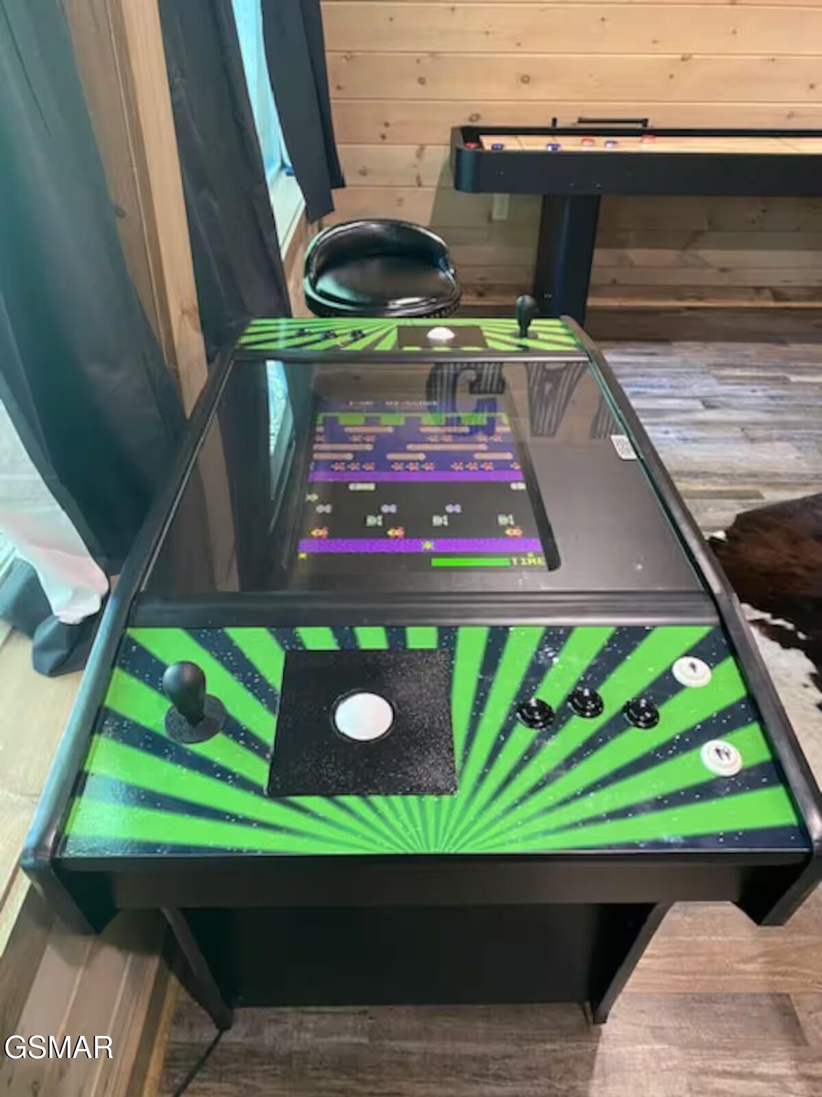 Sevierville, Tennessee, 37862, United States, 5 Bedrooms Bedrooms, ,5 BathroomsBathrooms,Residential,For Sale,2008857