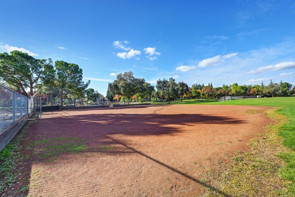 Roseville, California, 95661, United States, 4 Bedrooms Bedrooms, ,3 BathroomsBathrooms,Residential,For Sale,1989245