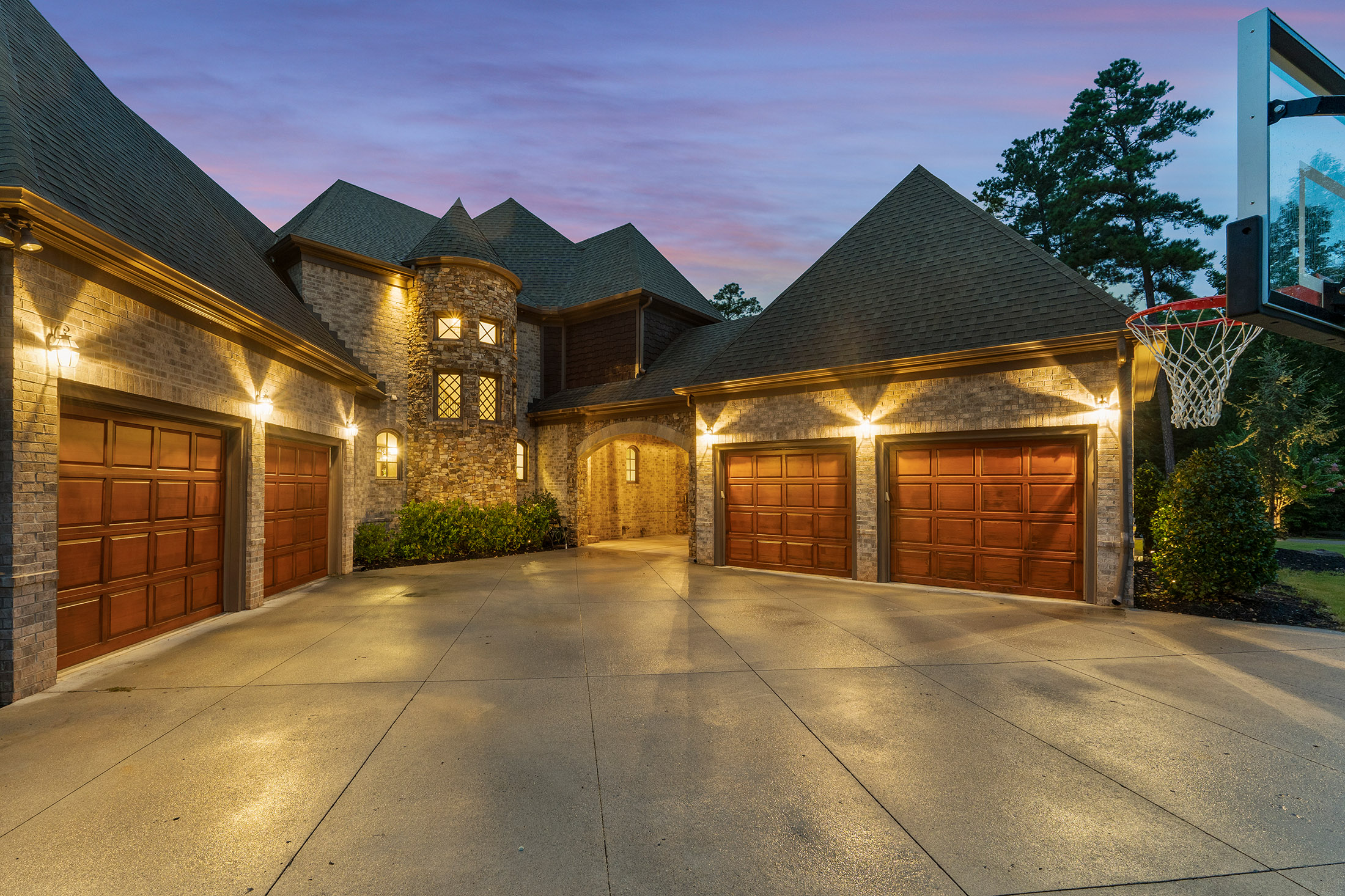  Old World Charm Meets Modern Luxury on This Milton Estate - 物件實景