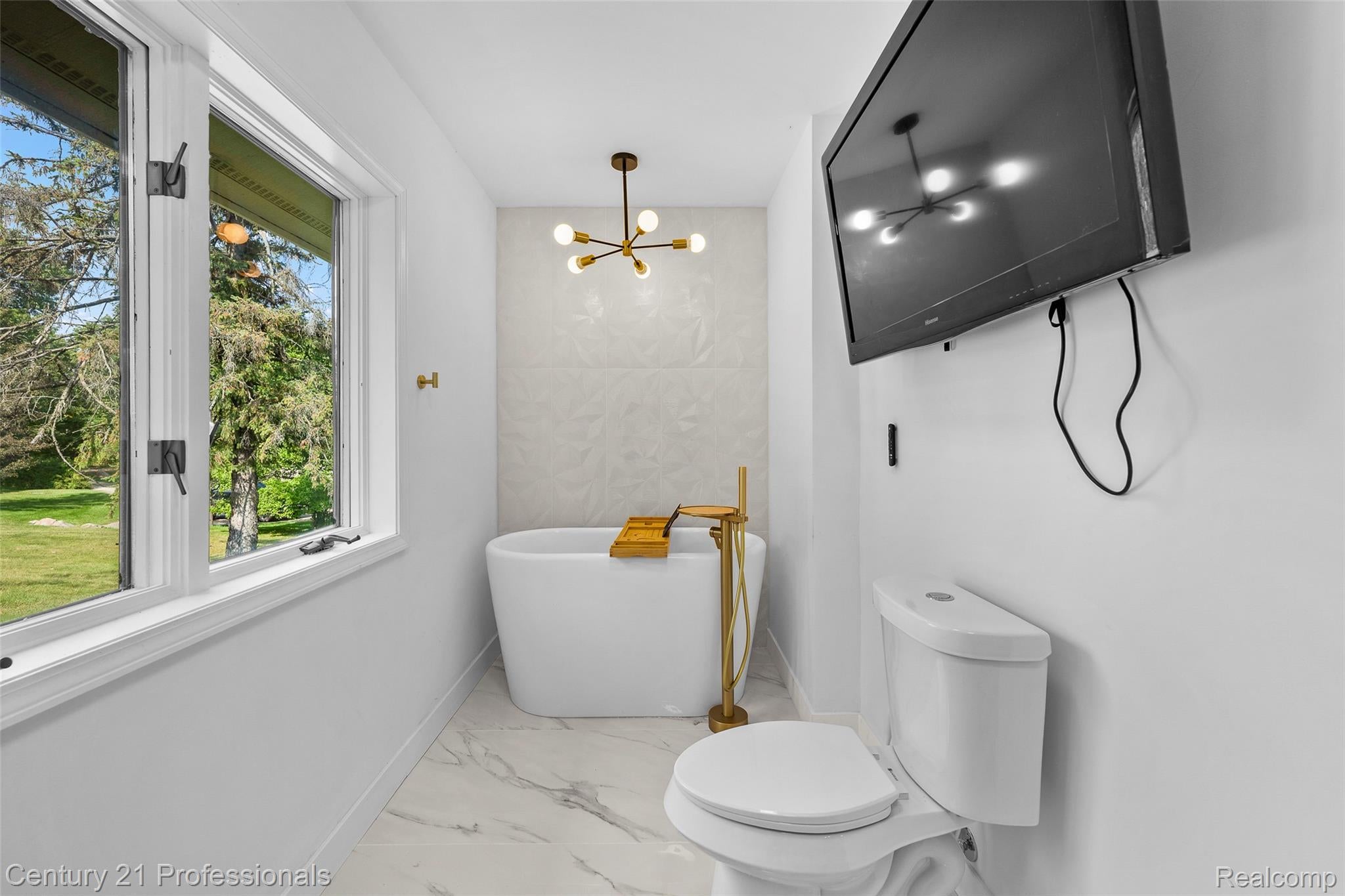 Davisburg, Michigan, 48350, United States, 5 Bedrooms Bedrooms, ,4 BathroomsBathrooms,Residential,For Sale,1982233