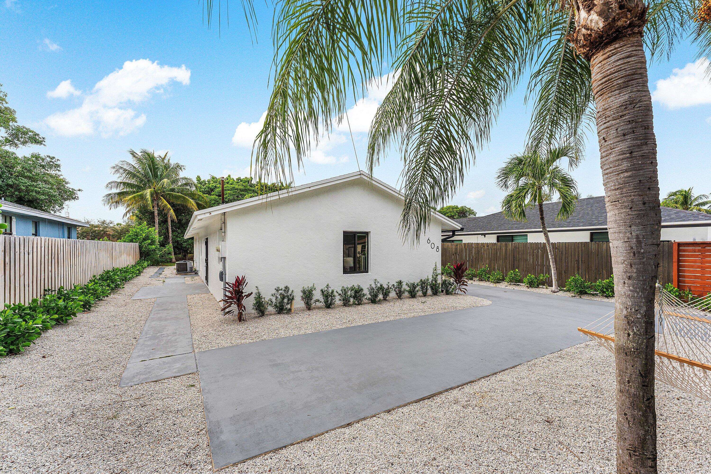 Delray Beach, Florida, 33483, United States, 4 Bedrooms Bedrooms, ,2 BathroomsBathrooms,Residential,For Sale,1987972