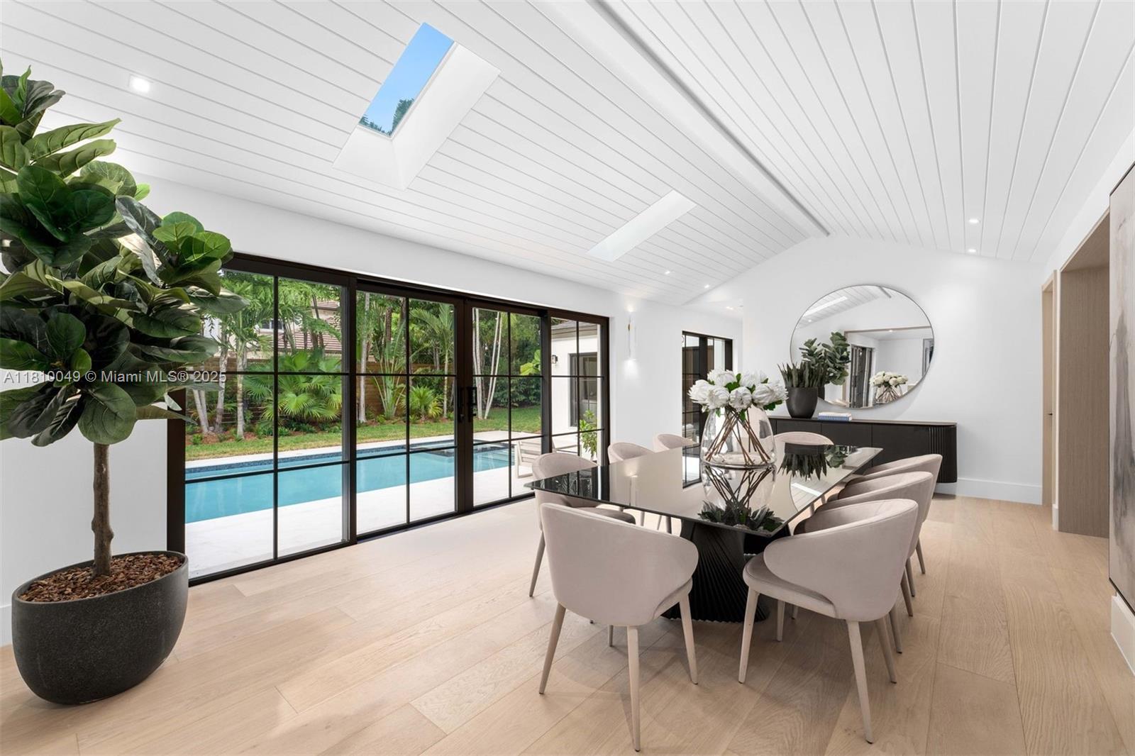 Miami, Florida, 33133, United States, 6 Bedrooms Bedrooms, ,8 BathroomsBathrooms,Residential,For Sale,1829232