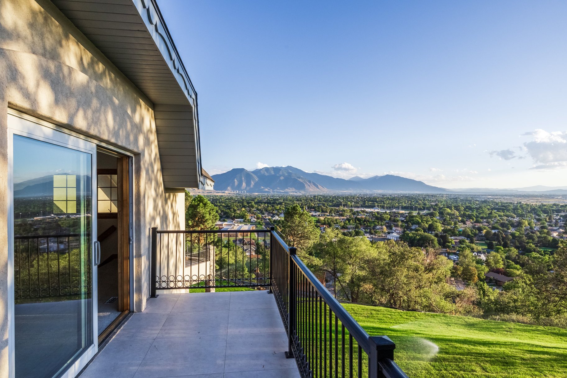  European Estate with Huge Views of the Valley - 物件實景