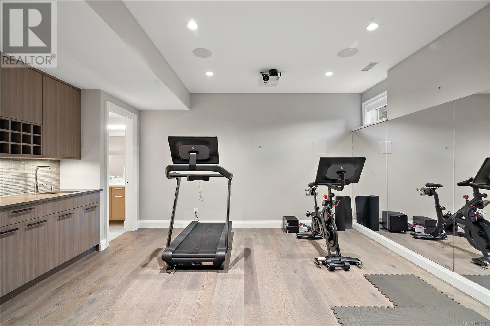 OAK BAY, British Columbia, V8R 3L8, CA, 6 Bedrooms Bedrooms, ,6 BathroomsBathrooms,Residential,For Sale,1874801