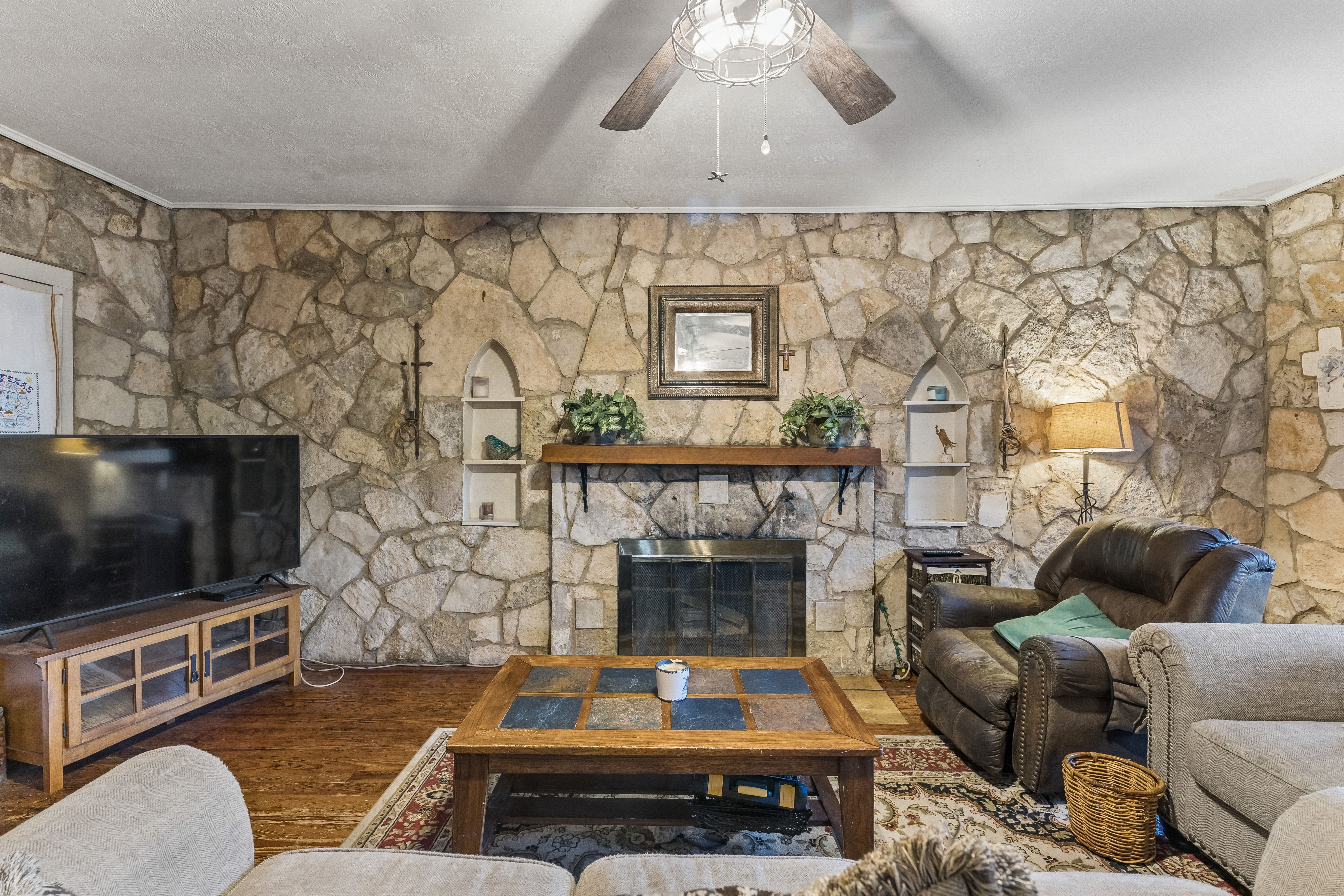  Spanish-Style Historic Woodland Retreat in Helotes - 物件實景