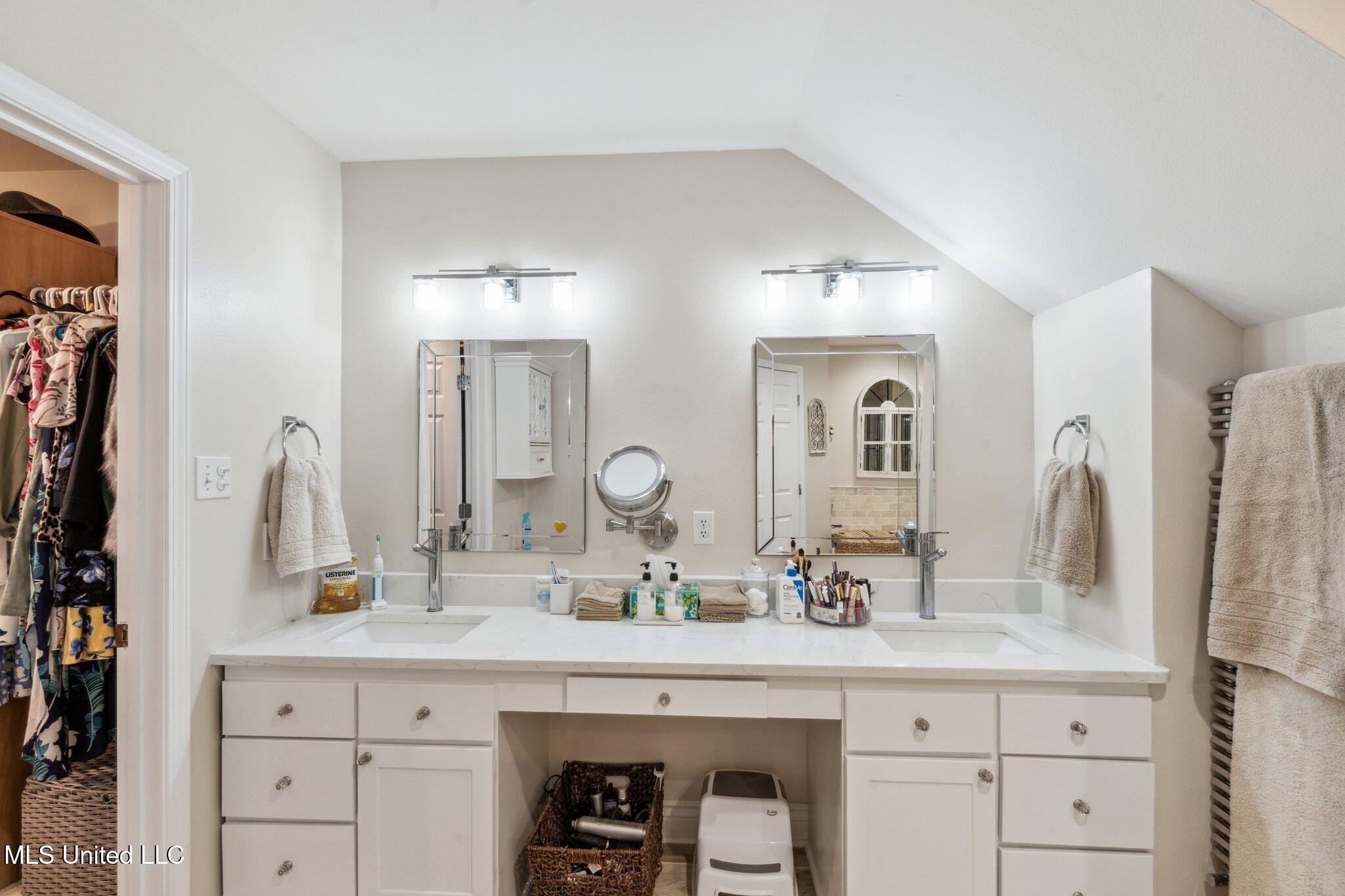 Bay Saint Louis, Mississippi, 39520, United States, 4 Bedrooms Bedrooms, ,4 BathroomsBathrooms,Residential,For Sale,1981331