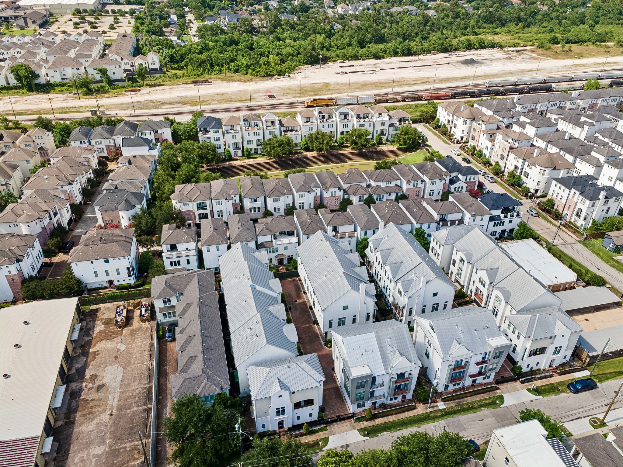  5718 Kansas Street D - 物件實景