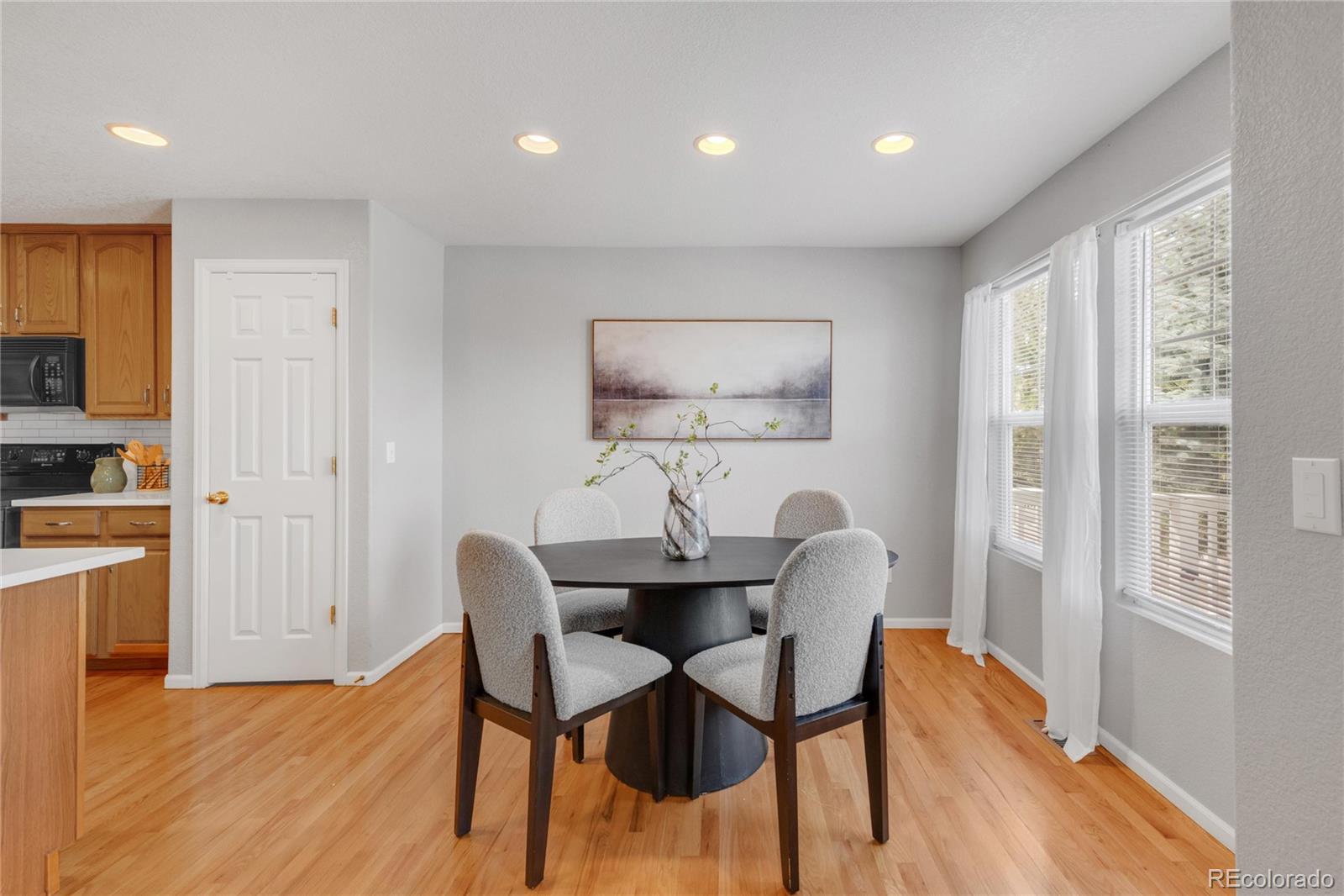 Aurora, Colorado, 80018, United States, 3 Bedrooms Bedrooms, ,3 BathroomsBathrooms,Residential,For Sale,1948994