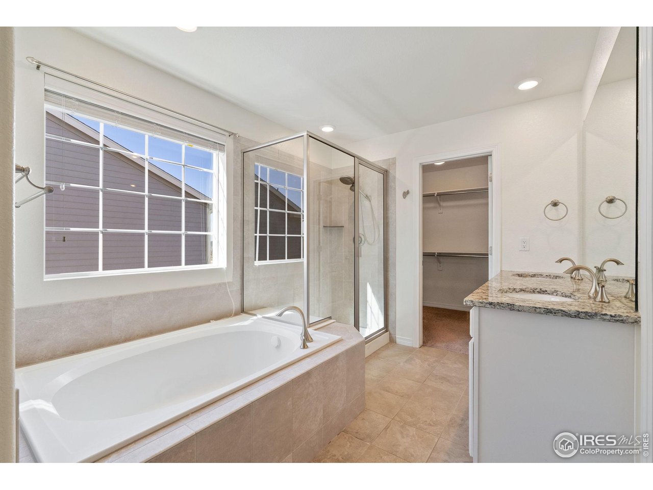 Thornton, Colorado, 80602, United States, 4 Bedrooms Bedrooms, ,4 BathroomsBathrooms,Residential,For Sale,1988981