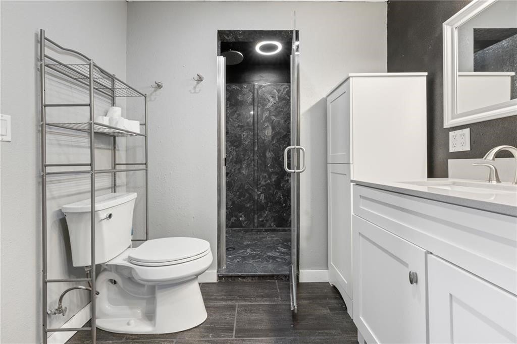 Harrison, Arkansas, 72601, United States, 4 Bedrooms Bedrooms, ,4 BathroomsBathrooms,Residential,For Sale,1993048