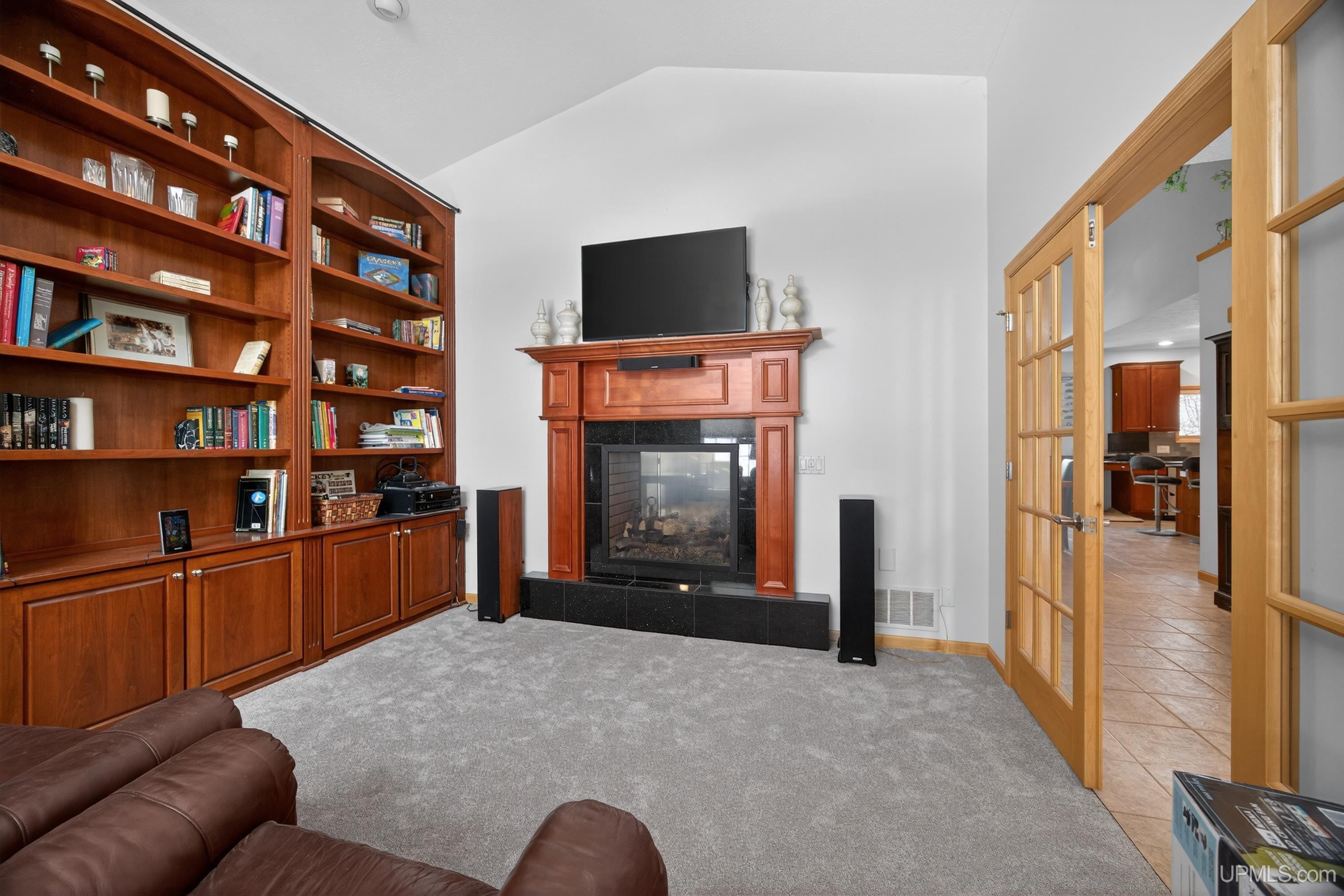 Houghton, Michigan, 49931, United States, 3 Bedrooms Bedrooms, ,4 BathroomsBathrooms,Residential,For Sale,2029605