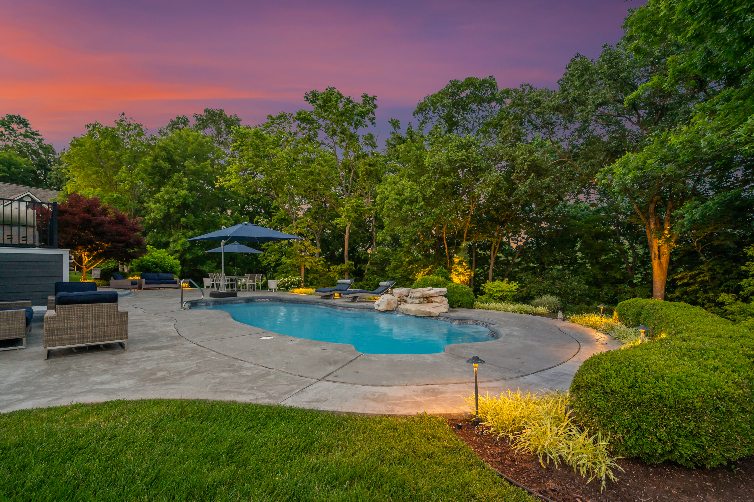  315 Whispering Brook Drive - 物件實景