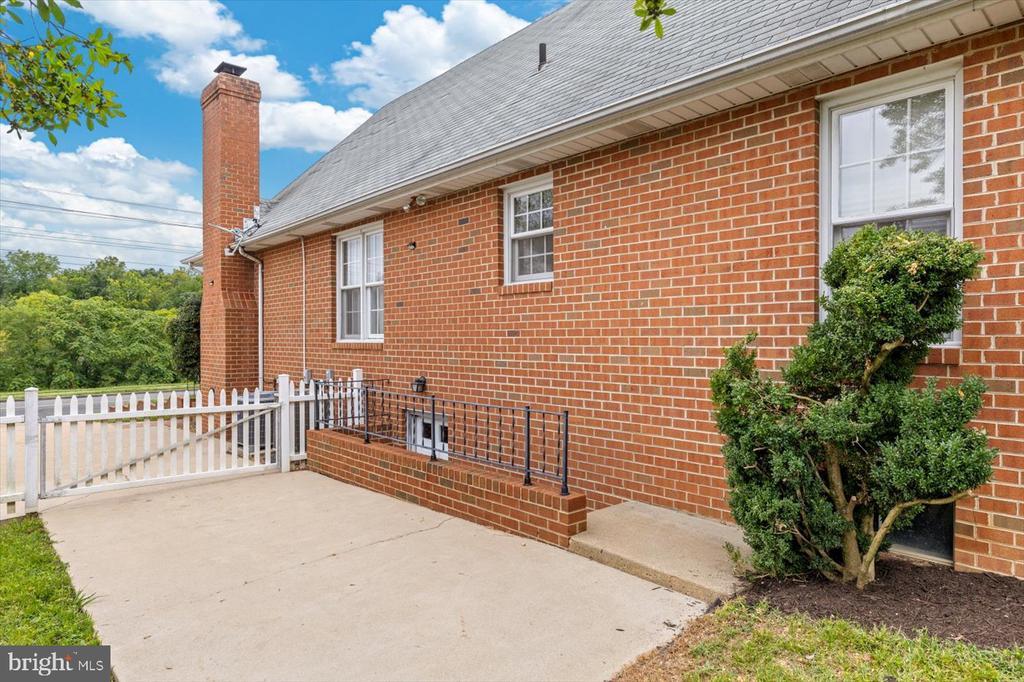 Fredericksburg, Virginia, 22401, United States, 3 Bedrooms Bedrooms, ,3 BathroomsBathrooms,Residential,For Sale,1903786