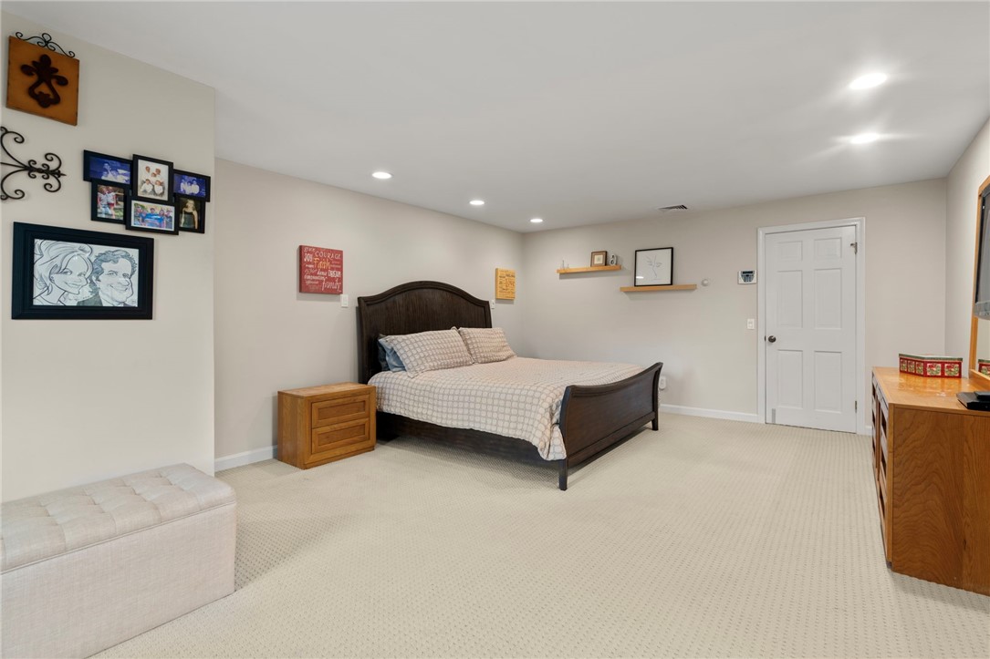 Cranston, Rhode Island, 02920, United States, 4 Bedrooms Bedrooms, ,5 BathroomsBathrooms,Residential,For Sale,1916755