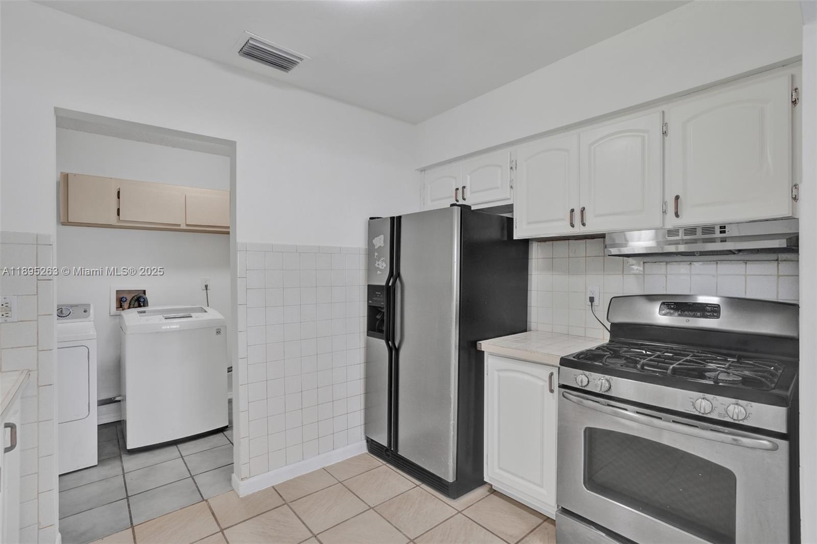 Miami, Florida, 33189, United States, 4 Bedrooms Bedrooms, ,2 BathroomsBathrooms,Residential,For Sale,1965129