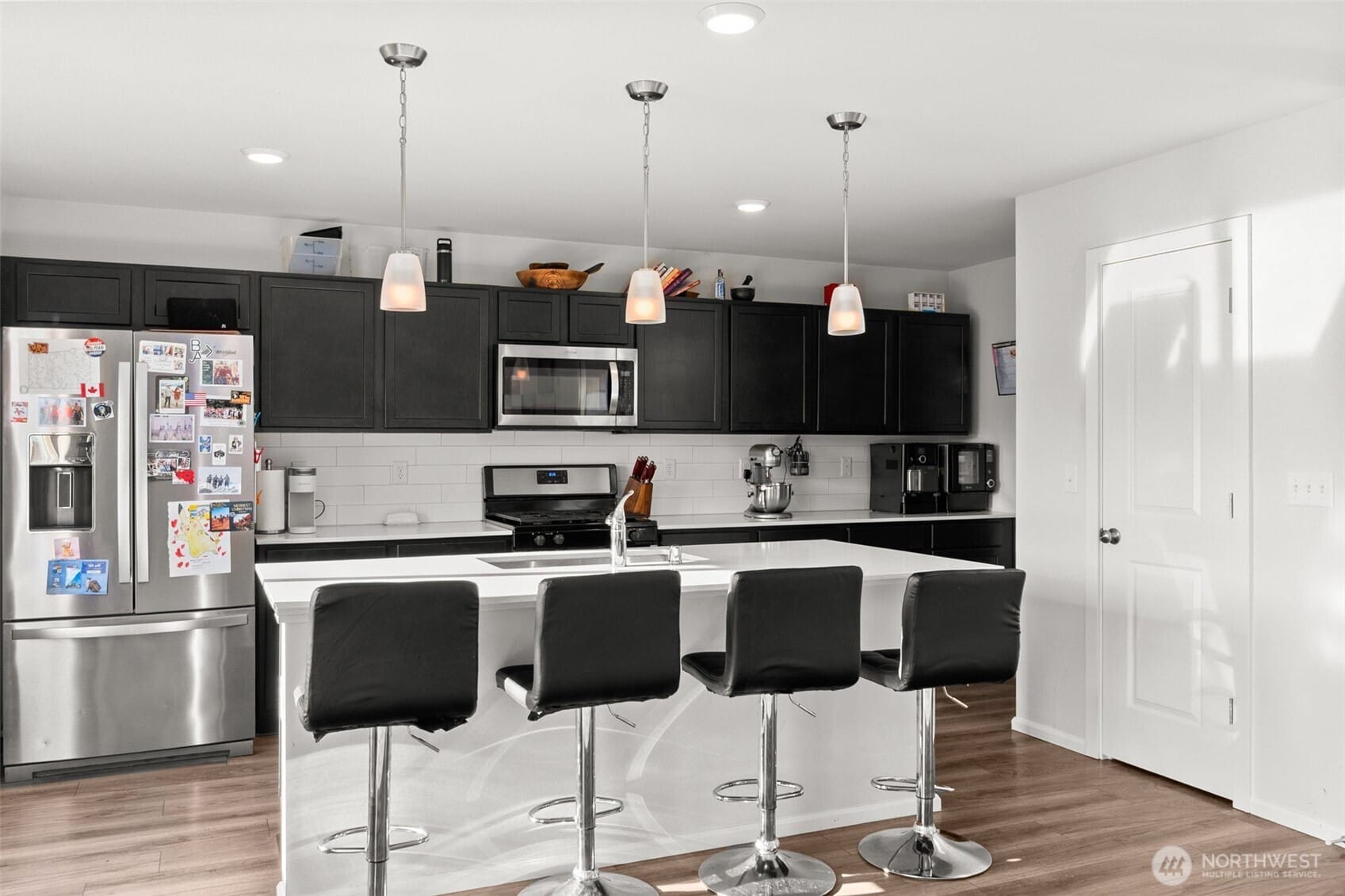 Olympia, Washington, 98501, United States, 4 Bedrooms Bedrooms, ,3 BathroomsBathrooms,Residential,For Sale,1997535