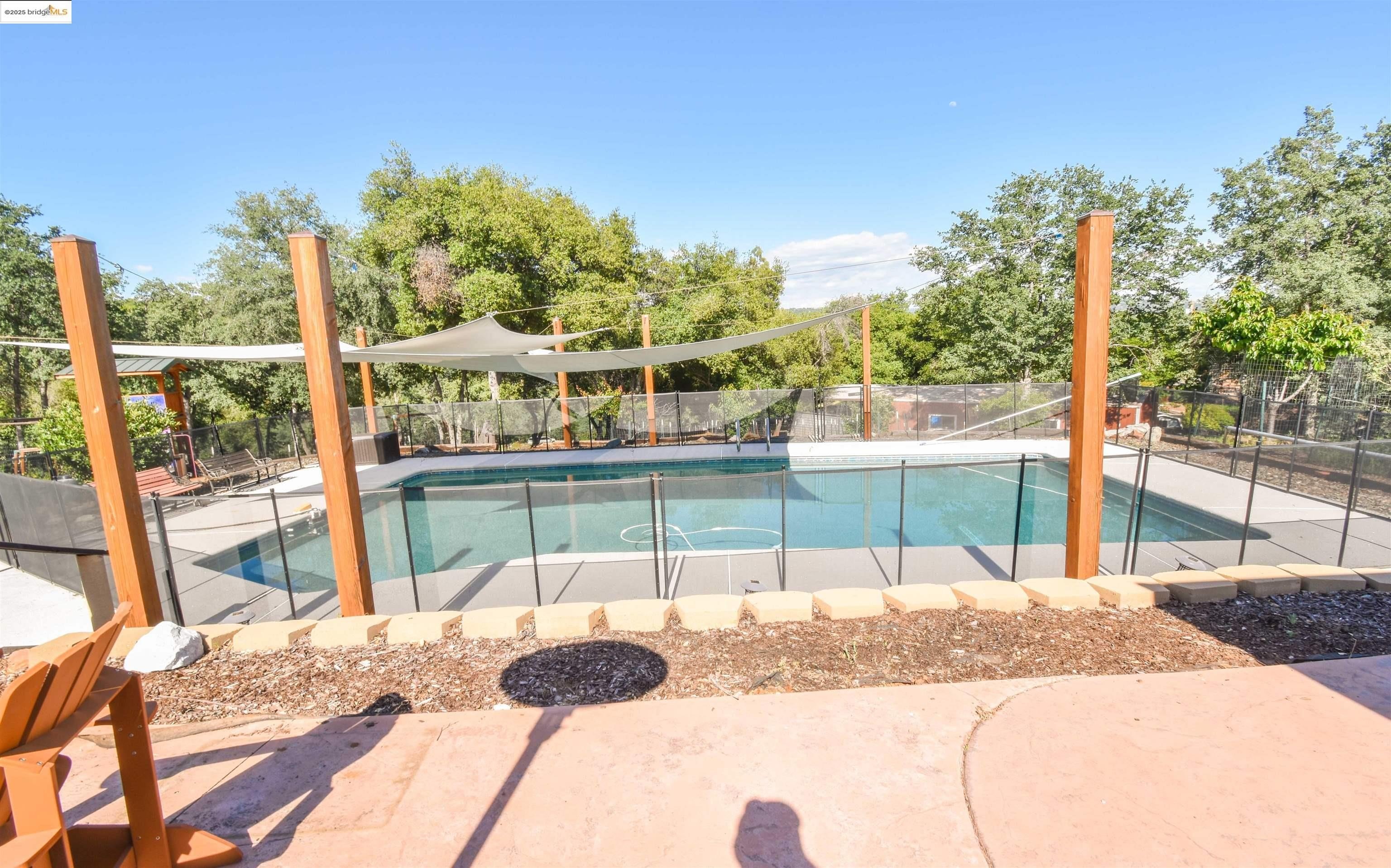 Sonora, California, 95370, United States, 4 Bedrooms Bedrooms, ,2 BathroomsBathrooms,Residential,For Sale,1934174