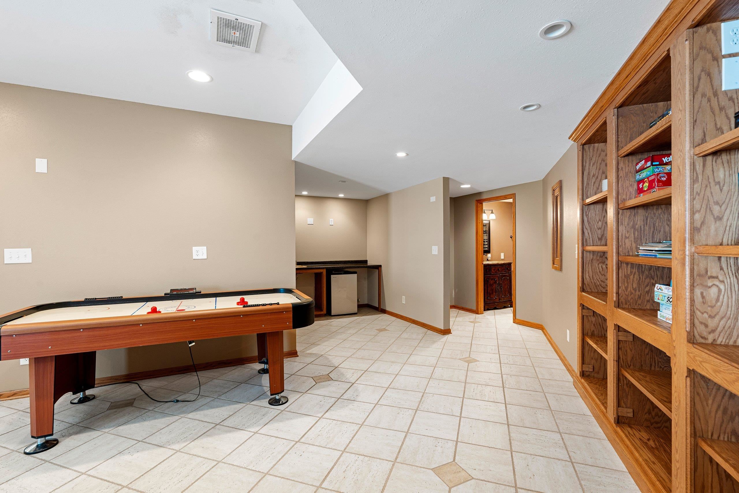 CHILTON, Wisconsin, 53014, United States, 5 Bedrooms Bedrooms, ,6 BathroomsBathrooms,Residential,For Sale,1927210