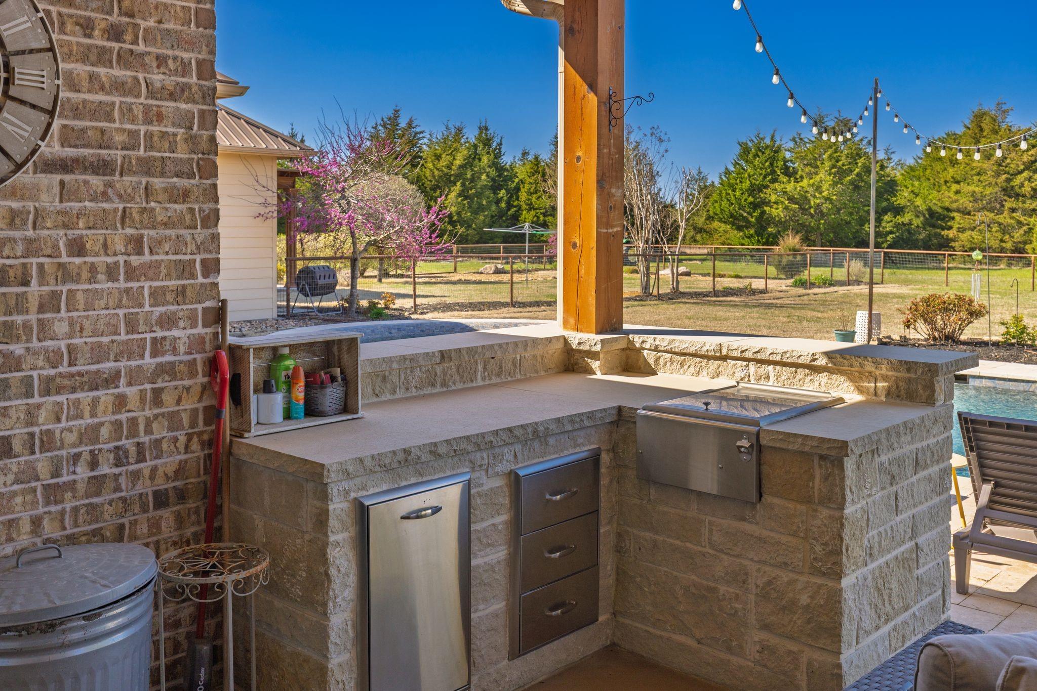 Caddo Mills, Texas, 75135, United States, 4 Bedrooms Bedrooms, ,5 BathroomsBathrooms,Residential,For Sale,1984290