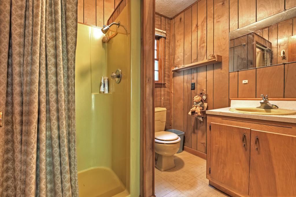 Blue Ridge, Georgia, 30513, United States, 4 Bedrooms Bedrooms, ,4 BathroomsBathrooms,Residential,For Sale,1859104