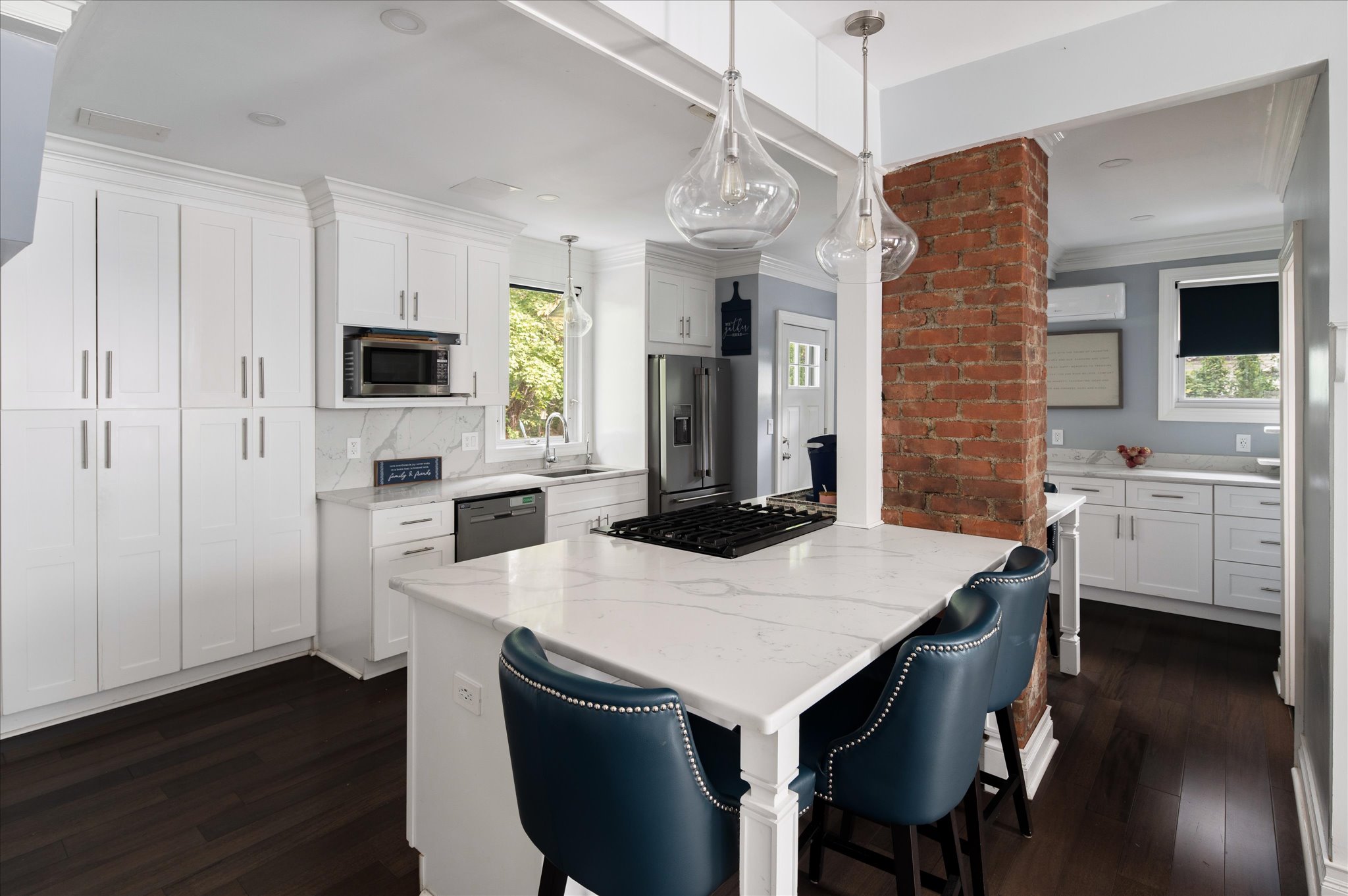  737 Bradley Street - 物件實景