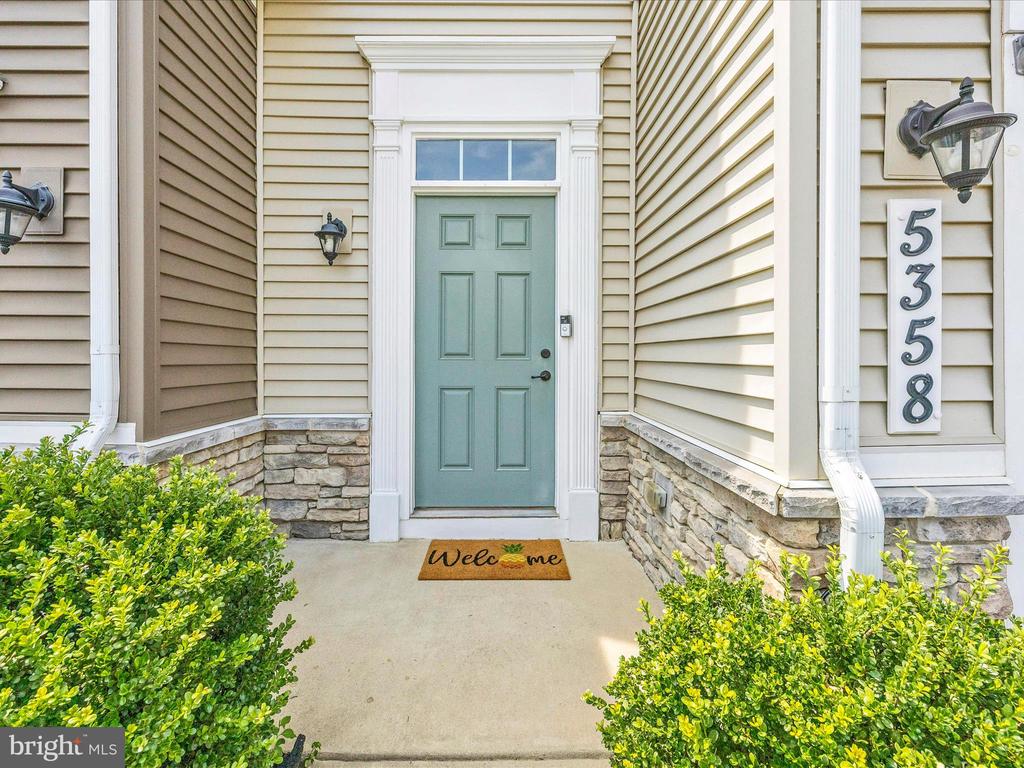 Frederick, Maryland, 21703, United States, 3 Bedrooms Bedrooms, ,3 BathroomsBathrooms,Residential,For Sale,1935549