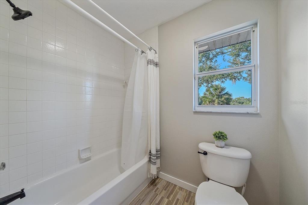 Bradenton, Florida, 34212, United States, 4 Bedrooms Bedrooms, ,3 BathroomsBathrooms,Residential,For Sale,1987592