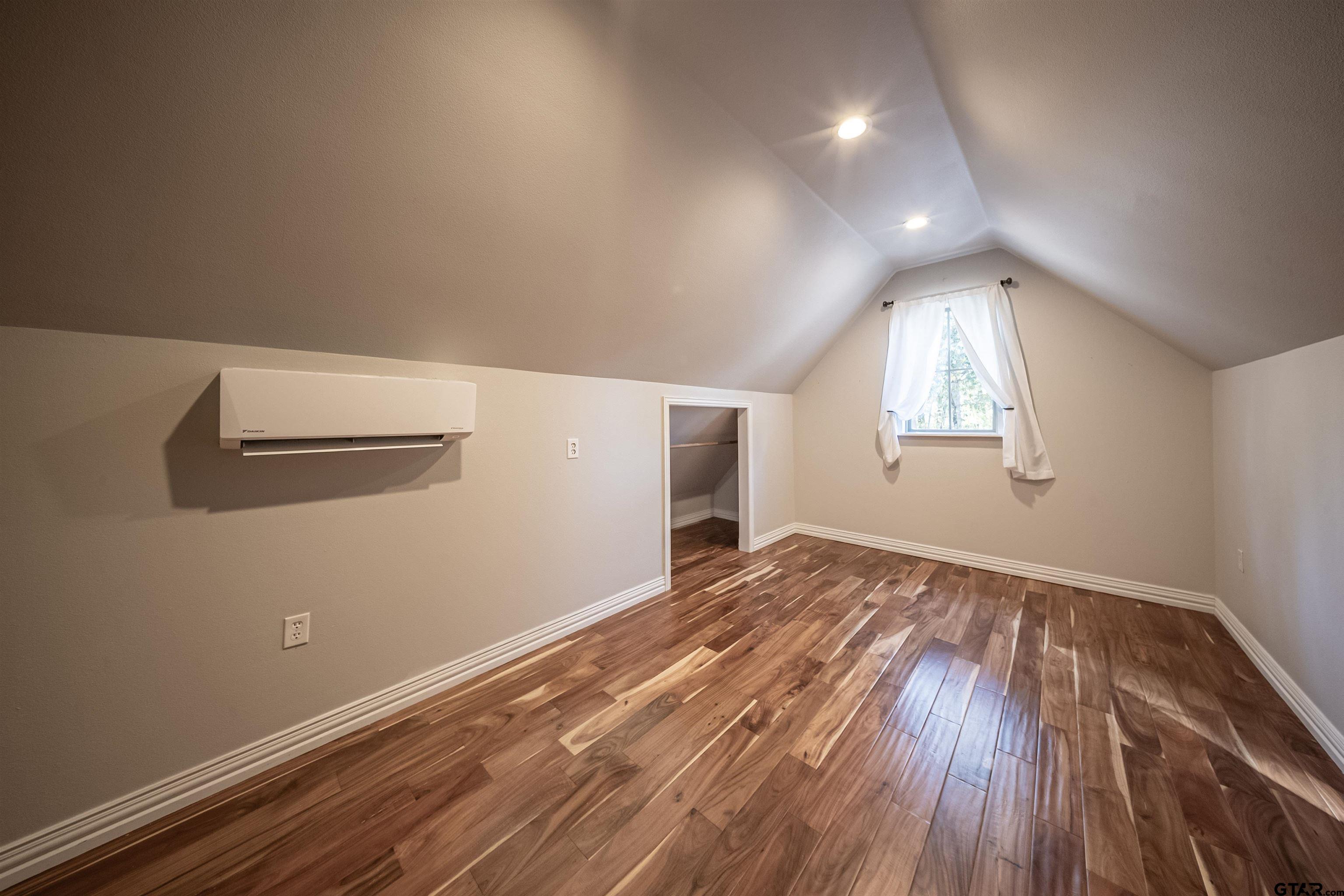 Lindale, Texas, 75771, United States, 4 Bedrooms Bedrooms, ,4 BathroomsBathrooms,Residential,For Sale,1992083