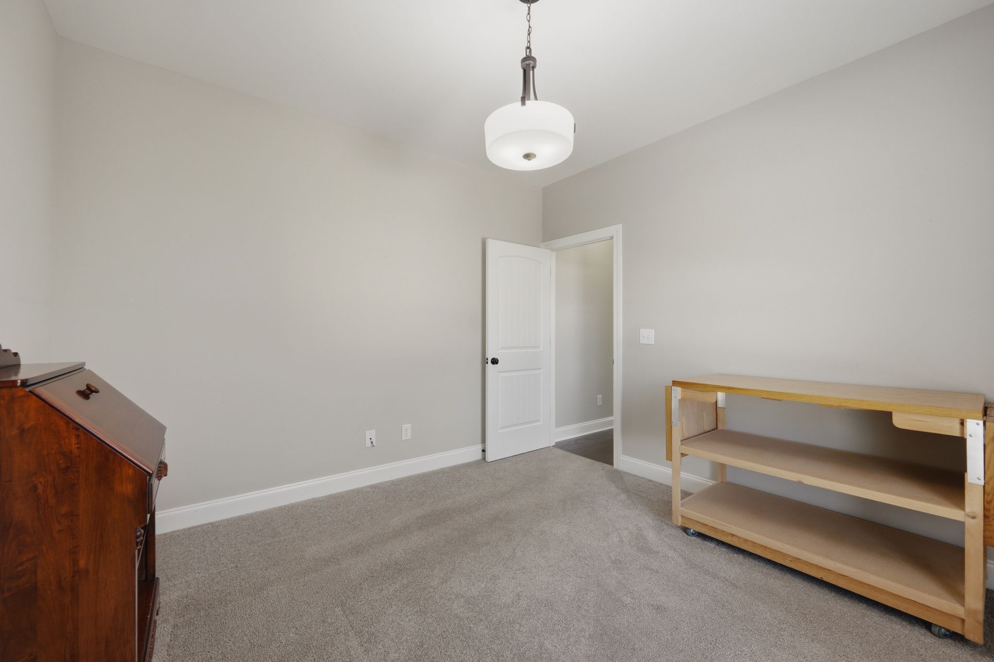  214 Legendwood Drive  NW - 物件實景