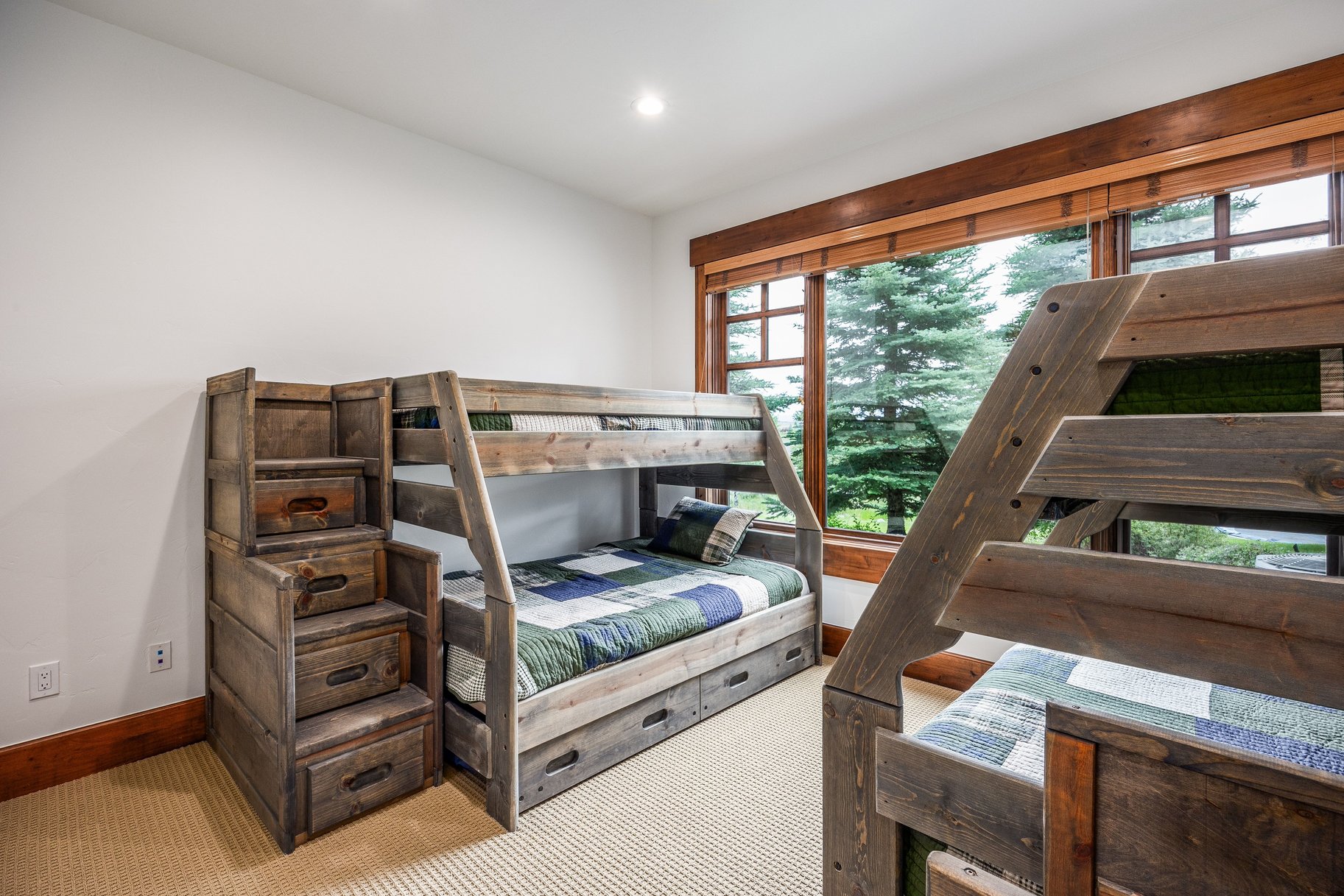  Spacious Glenwild Home with Resort Views, Private Guest Suite and Expansive Yard - 物件實景