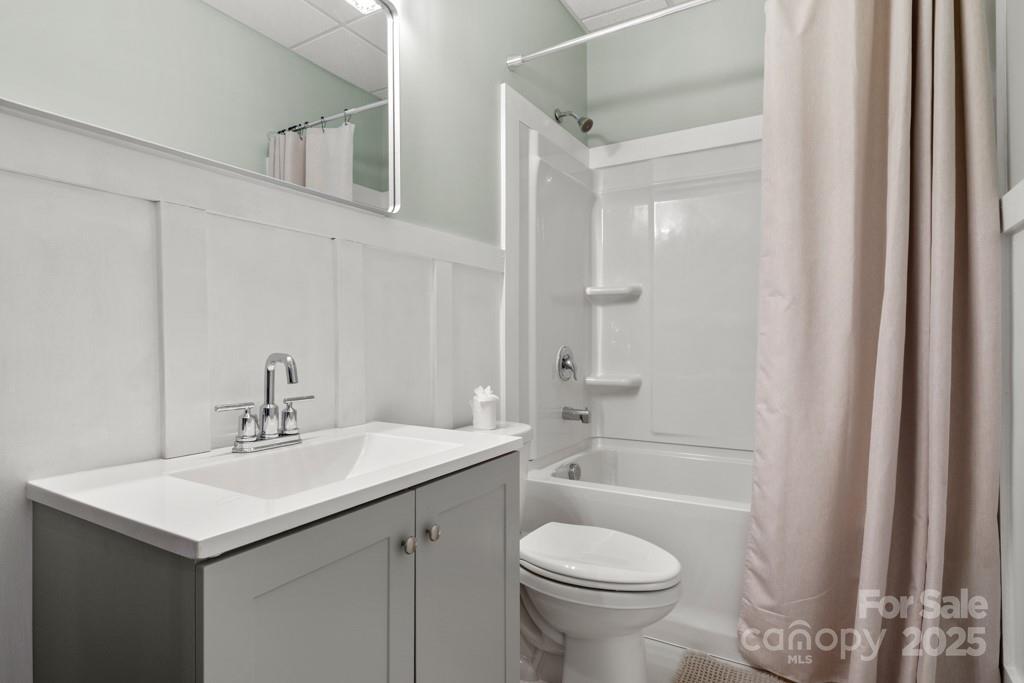 Liberty Hill, South Carolina, 29074, United States, 4 Bedrooms Bedrooms, ,5 BathroomsBathrooms,Residential,For Sale,1876148