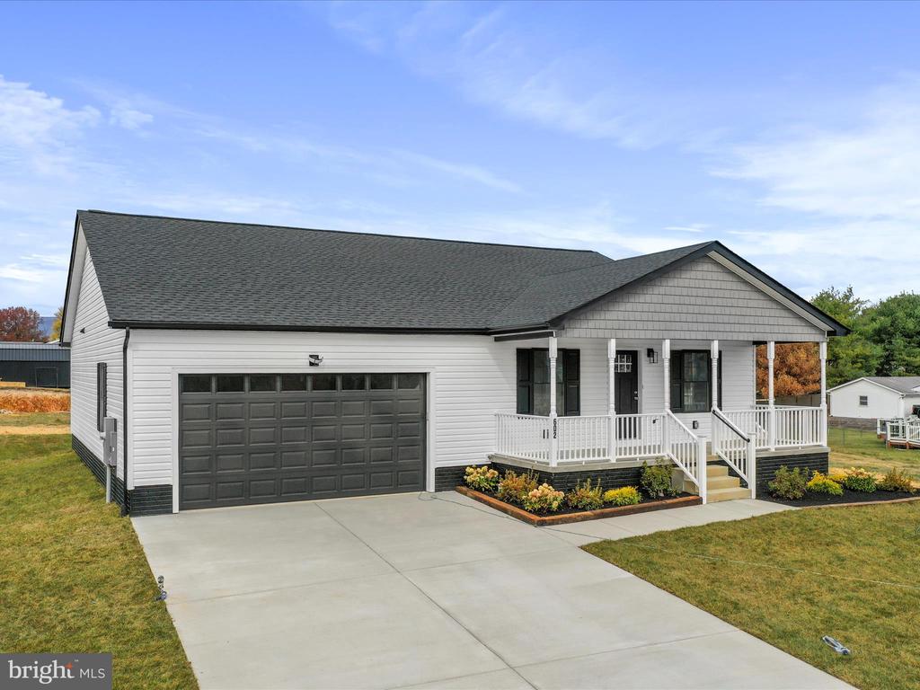 Woodstock, Virginia, 22664, United States, 5 Bedrooms Bedrooms, ,3 BathroomsBathrooms,Residential,For Sale,1982458