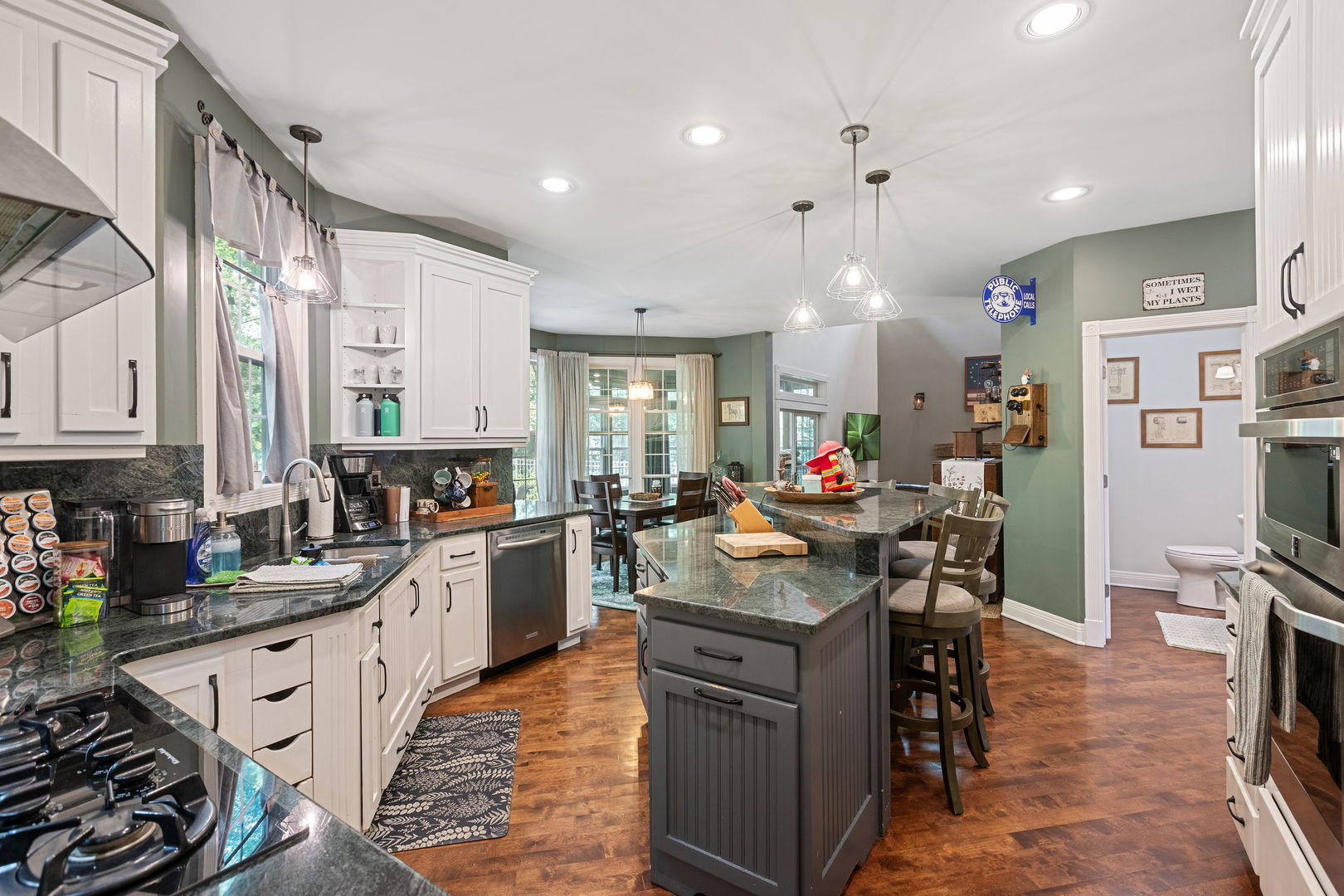 Spring Grove, Illinois, 60081, United States, 4 Bedrooms Bedrooms, ,4 BathroomsBathrooms,Residential,For Sale,1906702