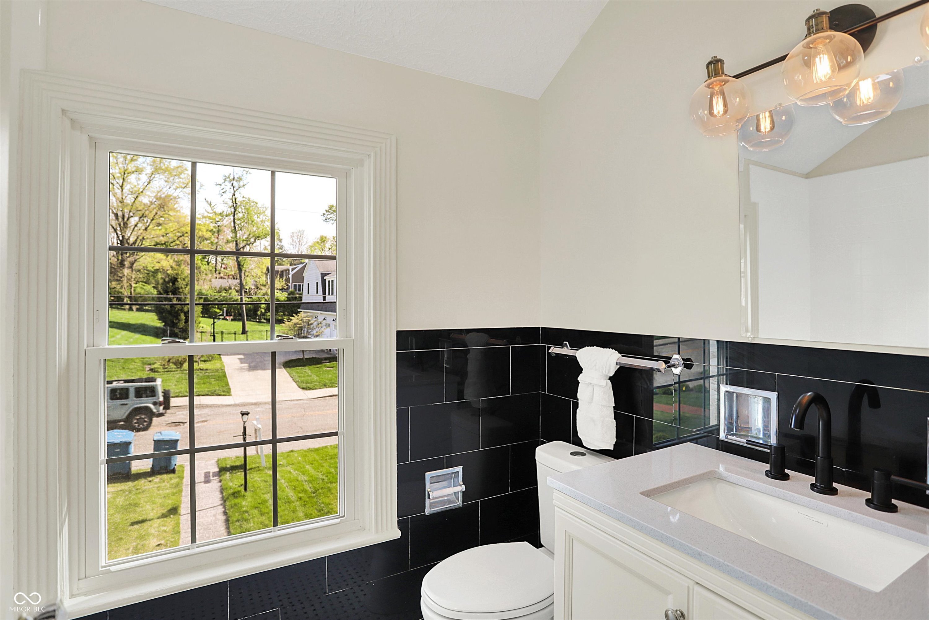 Indianapolis, Indiana, 46208, United States, 4 Bedrooms Bedrooms, ,4 BathroomsBathrooms,Residential,For Sale,1921802