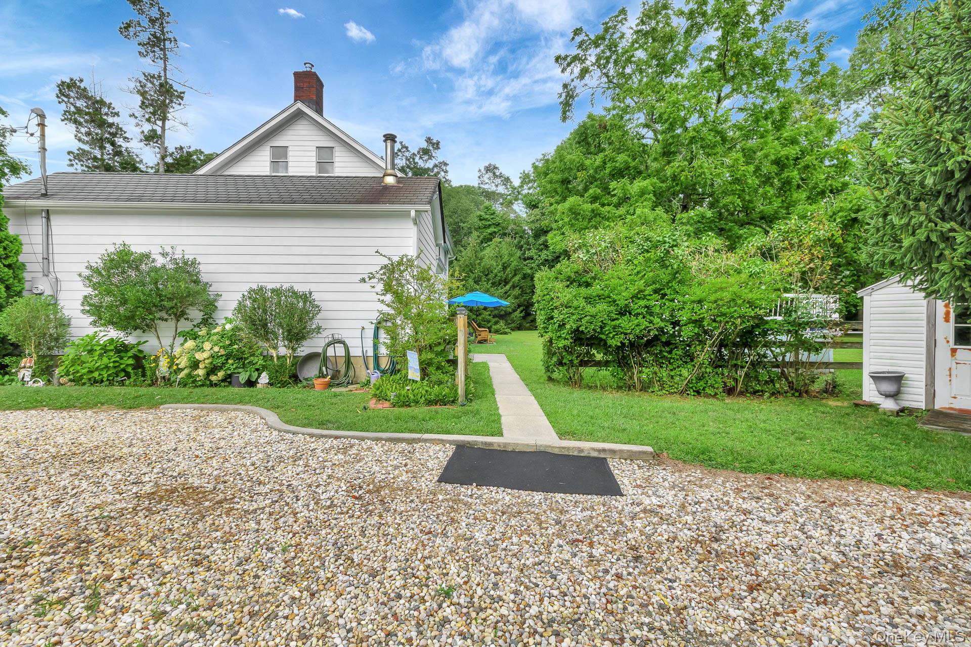 Manorville, New York, 11949, United States, 4 Bedrooms Bedrooms, ,2 BathroomsBathrooms,Residential,For Sale,1917125