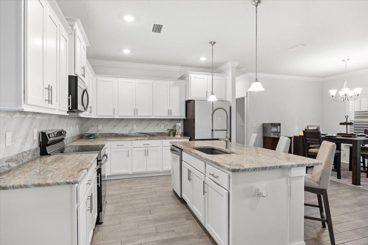 Gulf Breeze, Florida, 32563, United States, 4 Bedrooms Bedrooms, ,3 BathroomsBathrooms,Residential,For Sale,1933407