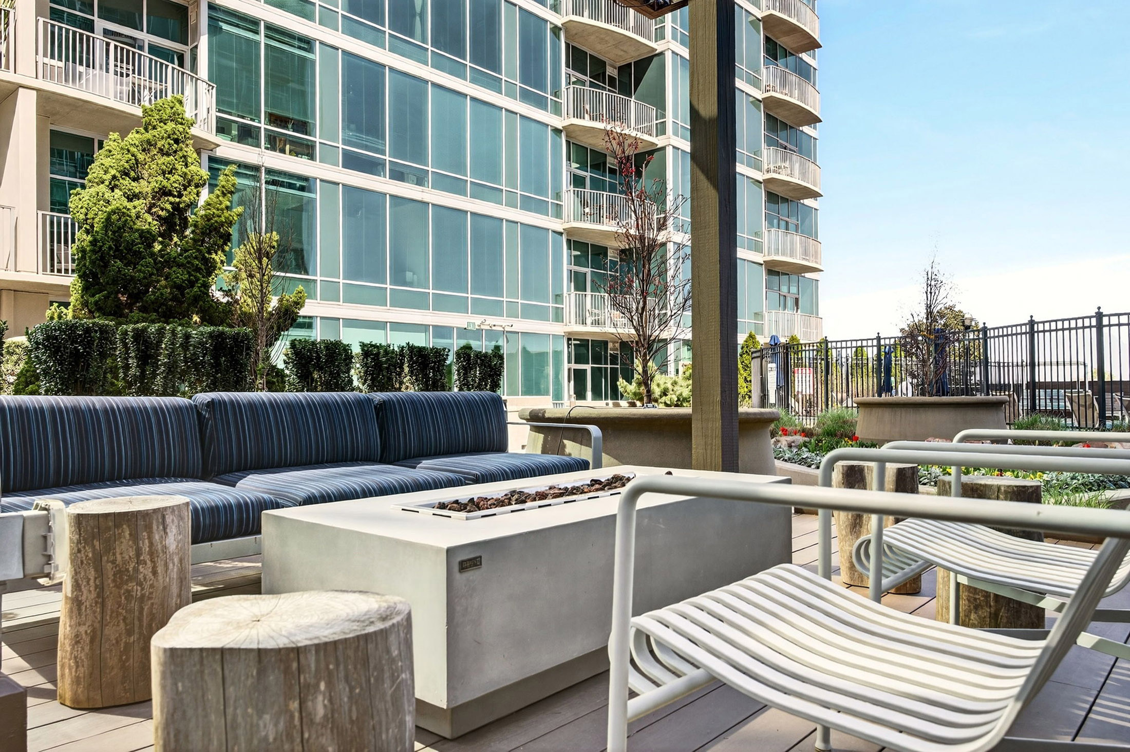  Light-filled Condo Perched Above Peachtree Street in Midtown - 物件實景