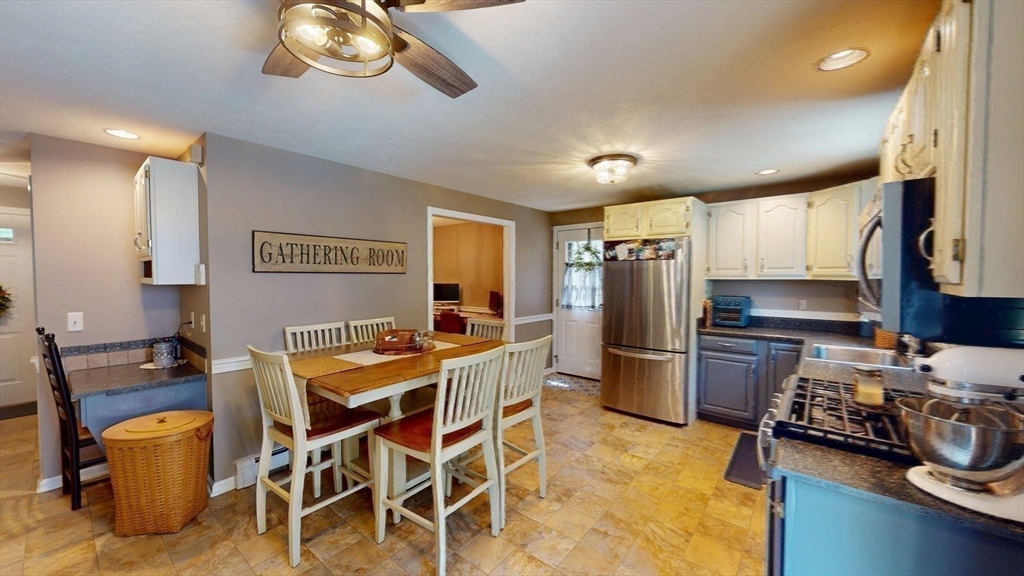 Franklin, Massachusetts, 02038, United States, 3 Bedrooms Bedrooms, ,2 BathroomsBathrooms,Residential,For Sale,1976390