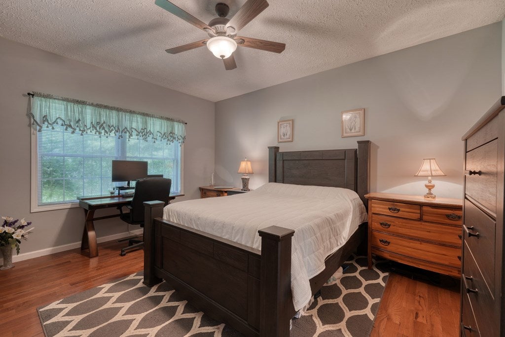 Murphy, North Carolina, 28906, United States, 3 Bedrooms Bedrooms, ,3 BathroomsBathrooms,Residential,For Sale,1902366