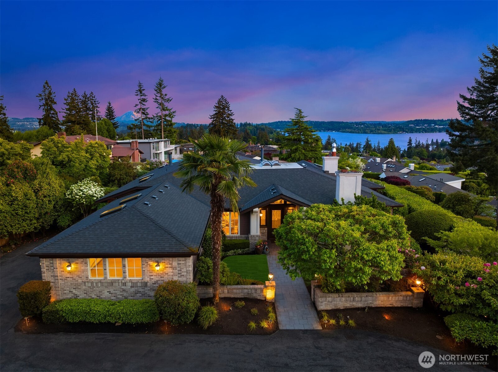 Clyde Hill, Washington, 98004, United States, 4 Bedrooms Bedrooms, ,4 BathroomsBathrooms,Residential,For Sale,1805060